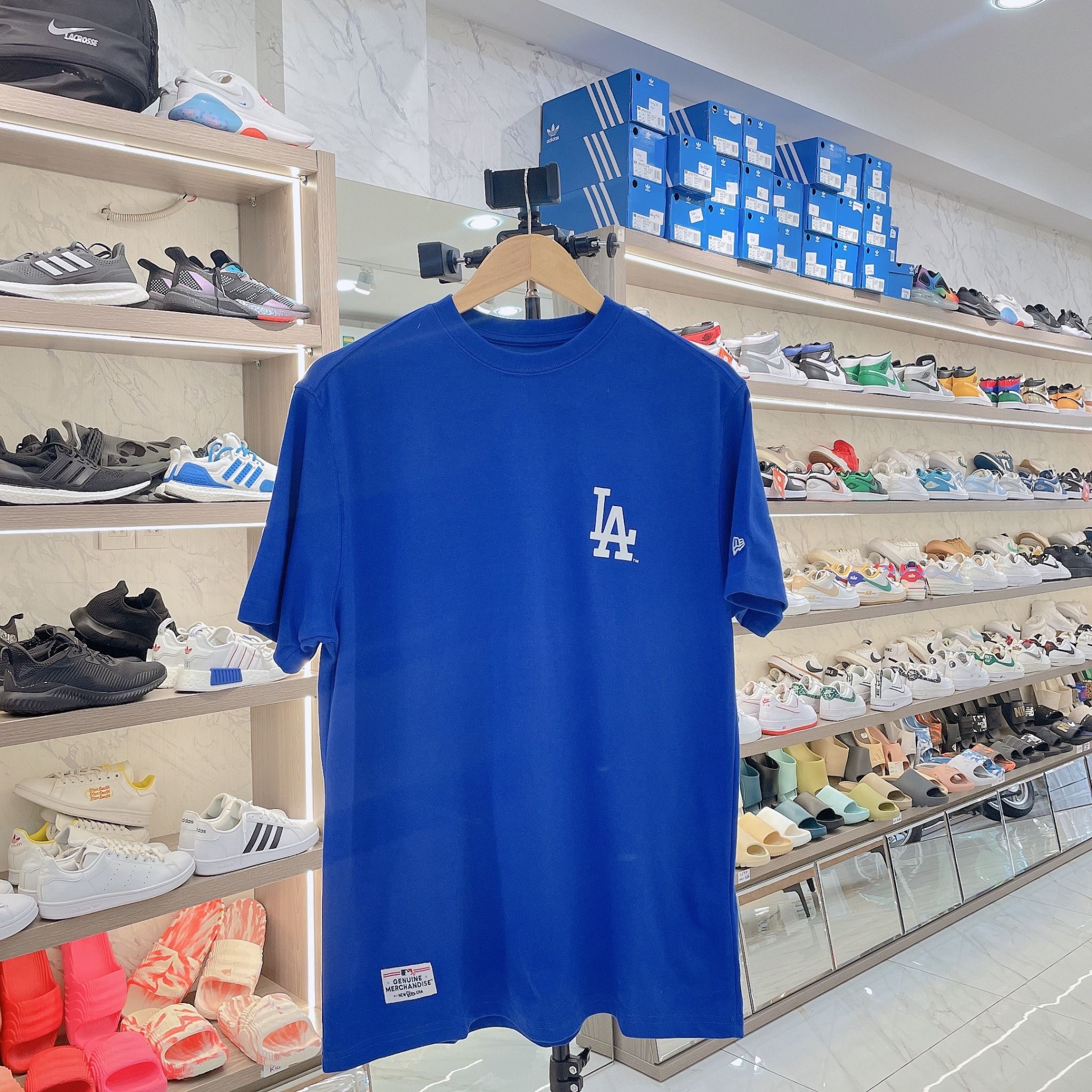  2091 - HÀNG CHÍNH HÃNG - ÁO THUN NEW ERA  - LA VẨY SƠN DODGERS PAINTED T-SHIRT SURF SS24 - CODE:  14179144 