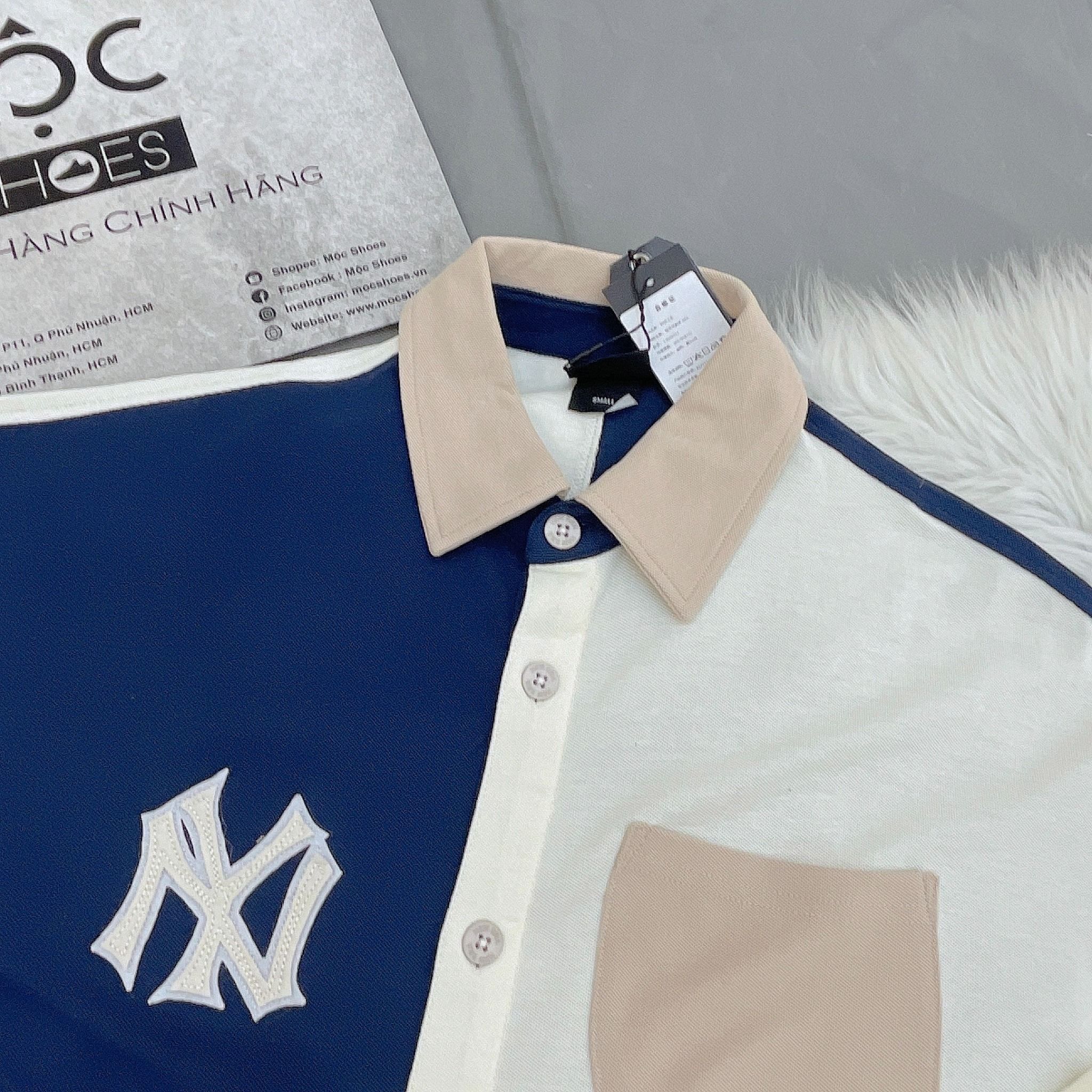 2111 - HÀNG CHÍNH HÃNG - ÁO NEW ERA - SƠ MI *DÀI* - NY THÊU TÚI - NAVY / KEM - CODE: 13559717