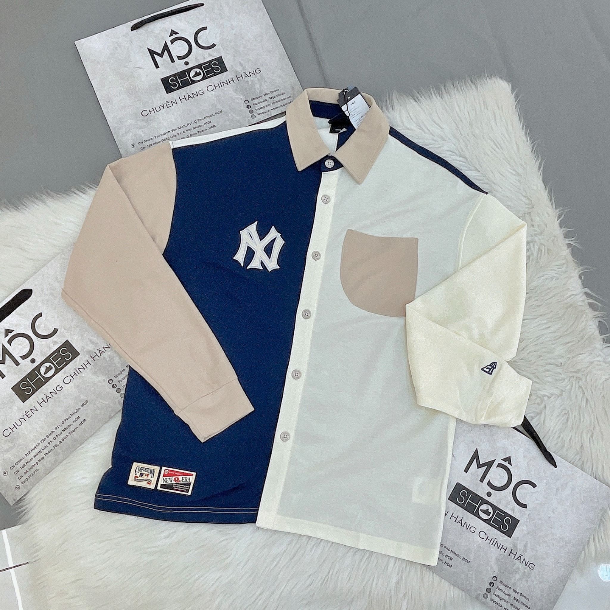 2111 - HÀNG CHÍNH HÃNG - ÁO NEW ERA - SƠ MI *DÀI* - NY THÊU TÚI - NAVY / KEM - CODE: 13559717