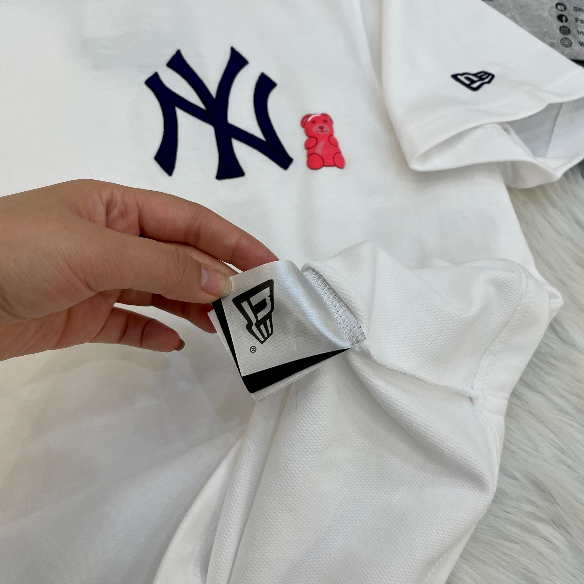 2108 - HÀNG CHÍNH HÃNG - Áo Thun New Era NEW YORK YANKEES BEAR - CON GẤU - TRẮNG - CODE: 14148887