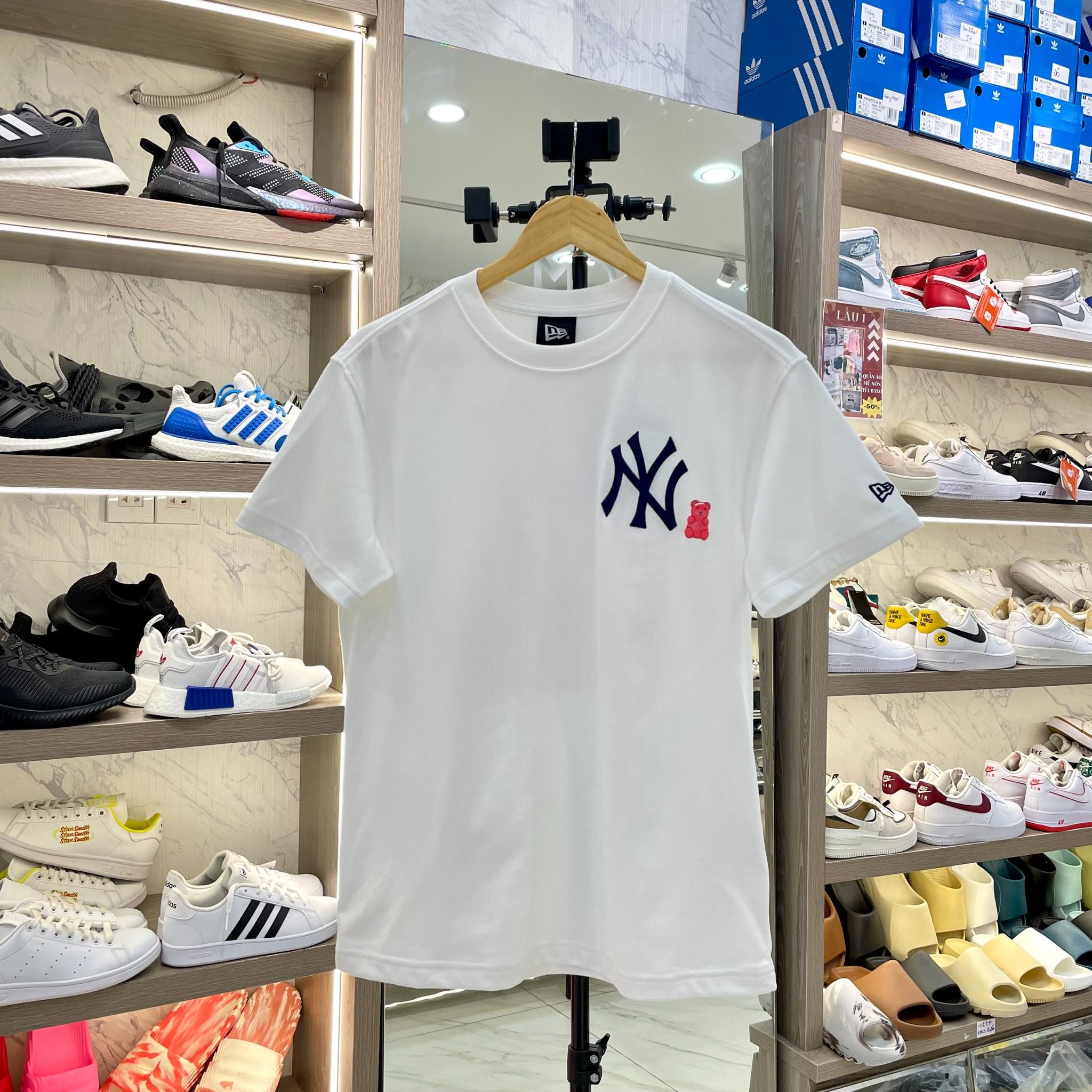  2108 - HÀNG CHÍNH HÃNG - Áo Thun New Era NEW YORK YANKEES BEAR - CON GẤU - TRẮNG - CODE: 14148887 