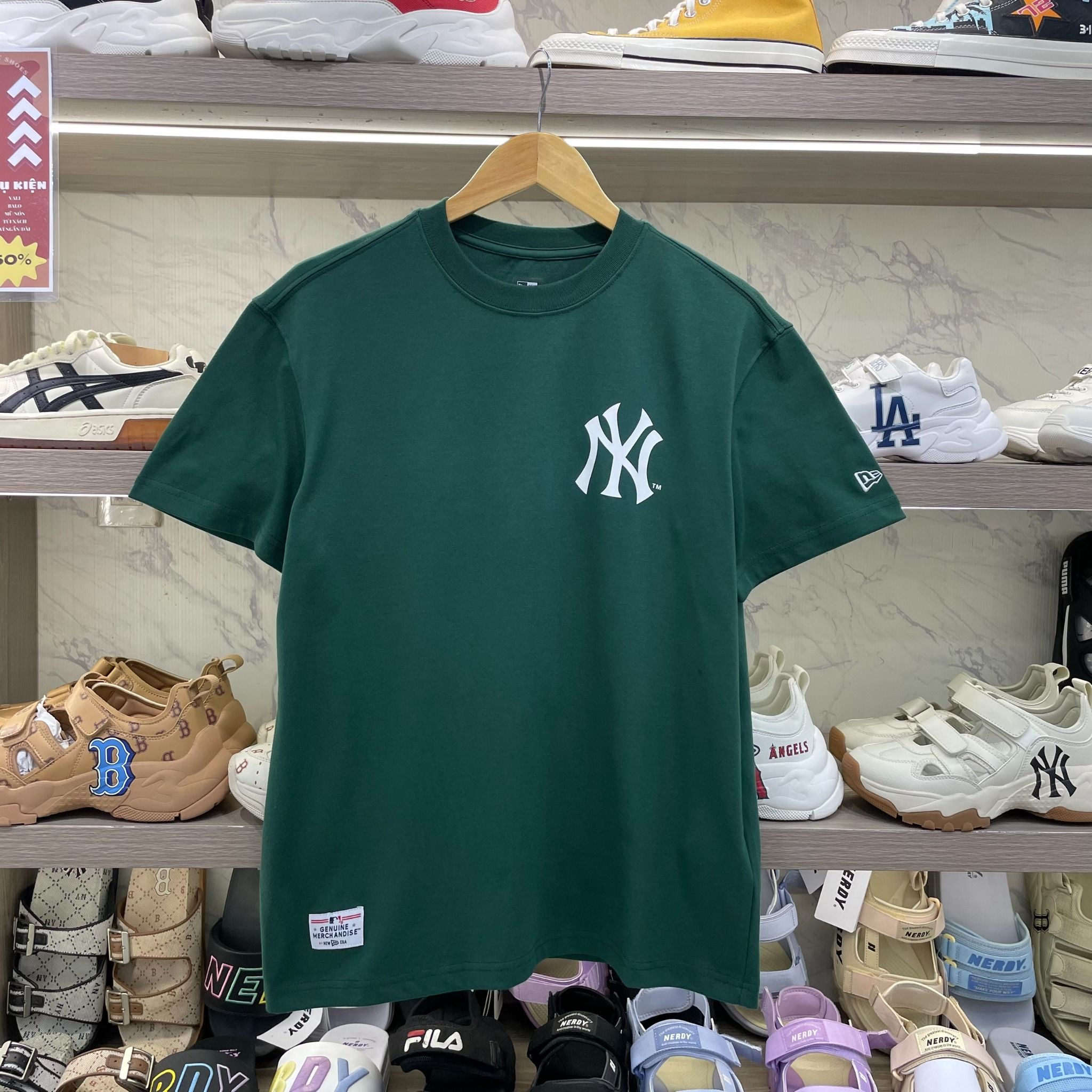  2099 - HÀNG CHÍNH HÃNG - ÁO THUN NEW ERA  - NEW YORK YANKEES INDEPENDENCE DAY T-SHIRT DEEP TEAL - CỜ MỸ - GREEN - XANH  SS24 - CODE: 14179162 