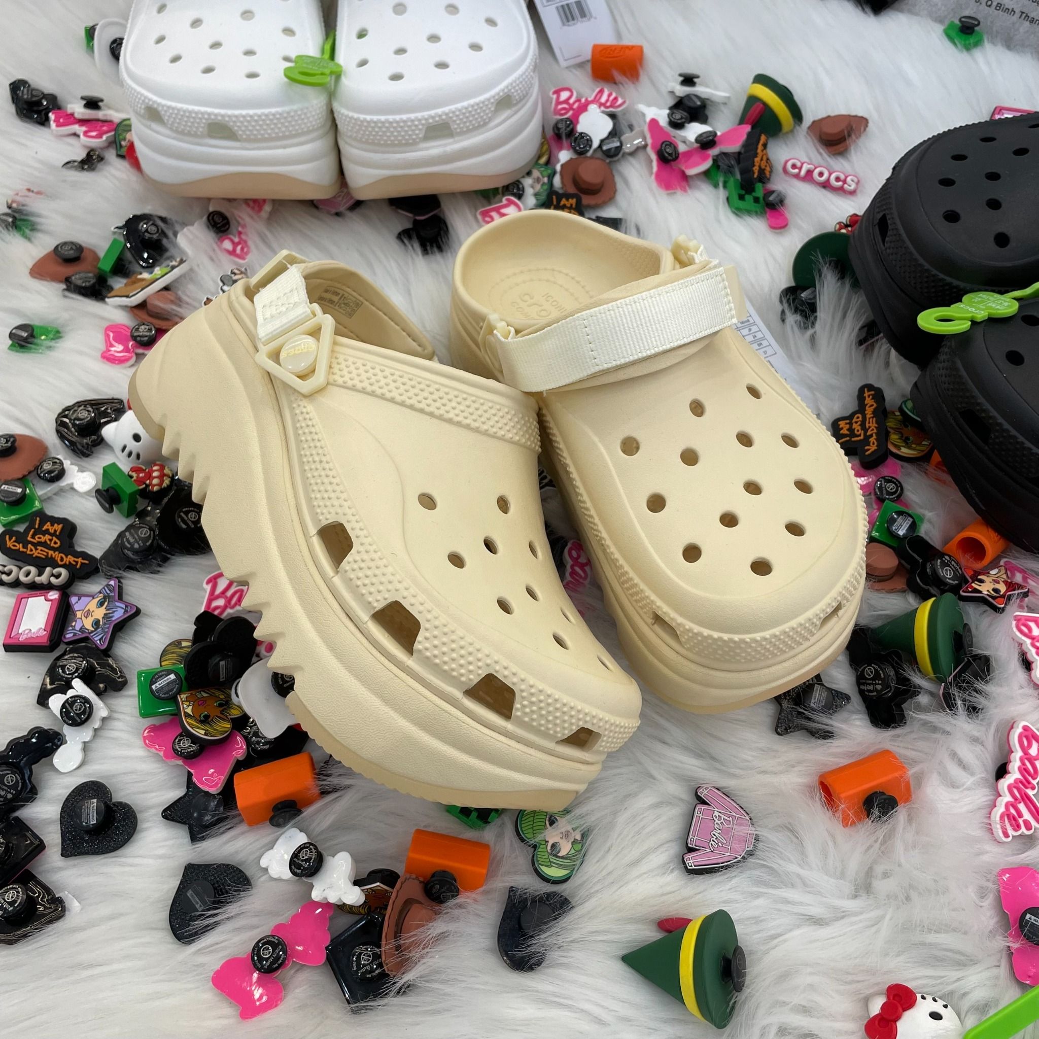 2104 - HÀNG CHÍNH HÃNG - GIÀY CLOG UNISEX CROCS HIKER 2.0 (ĐẾ GAI) CLASSIC - VANILLA - CODE: 208365-108