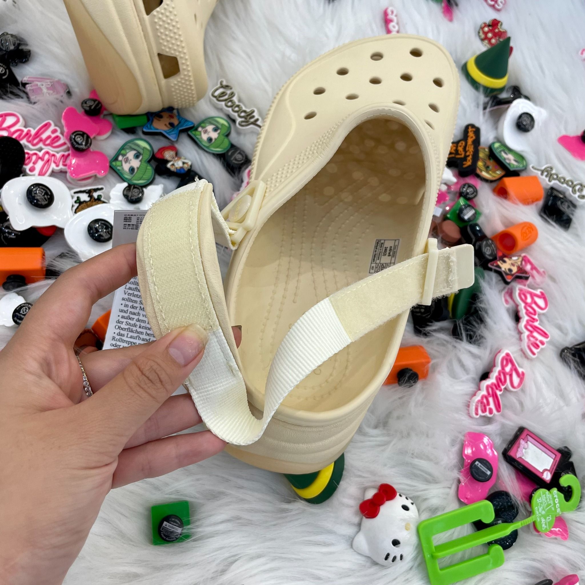 2104 - HÀNG CHÍNH HÃNG - GIÀY CLOG UNISEX CROCS HIKER 2.0 (ĐẾ GAI) CLASSIC - VANILLA - CODE: 208365-108