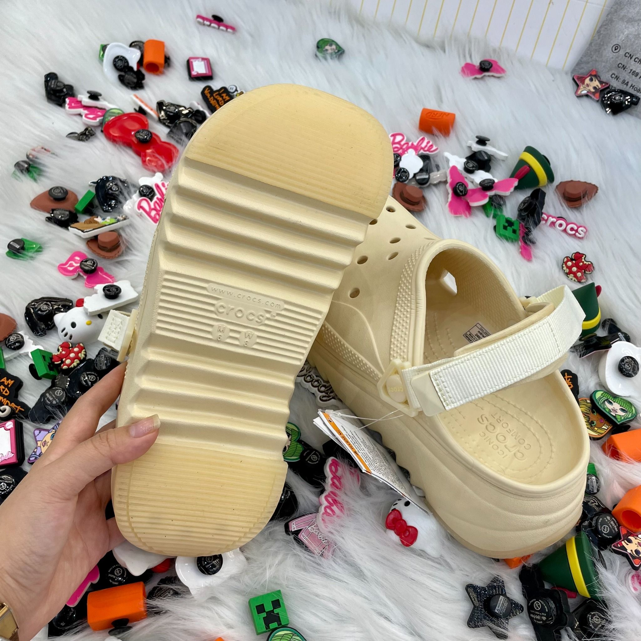 2104 - HÀNG CHÍNH HÃNG - GIÀY CLOG UNISEX CROCS HIKER 2.0 (ĐẾ GAI) CLASSIC - VANILLA - CODE: 208365-108