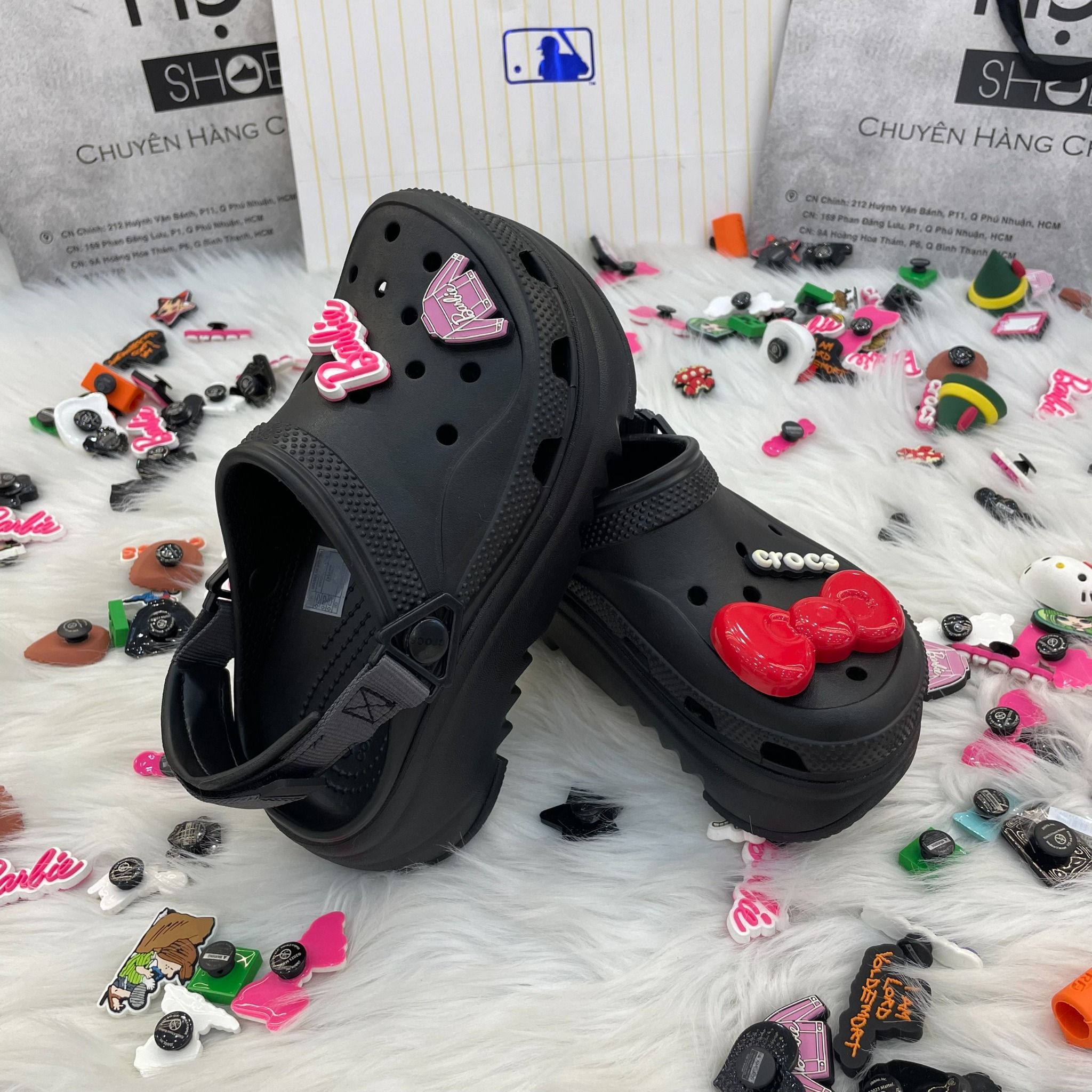 2105 - HÀNG CHÍNH HÃNG - GIÀY CLOG UNISEX CROCS HIKER 2.0 (ĐẾ GAI) CLASSIC - BLACK - CODE: 208365 - 001
