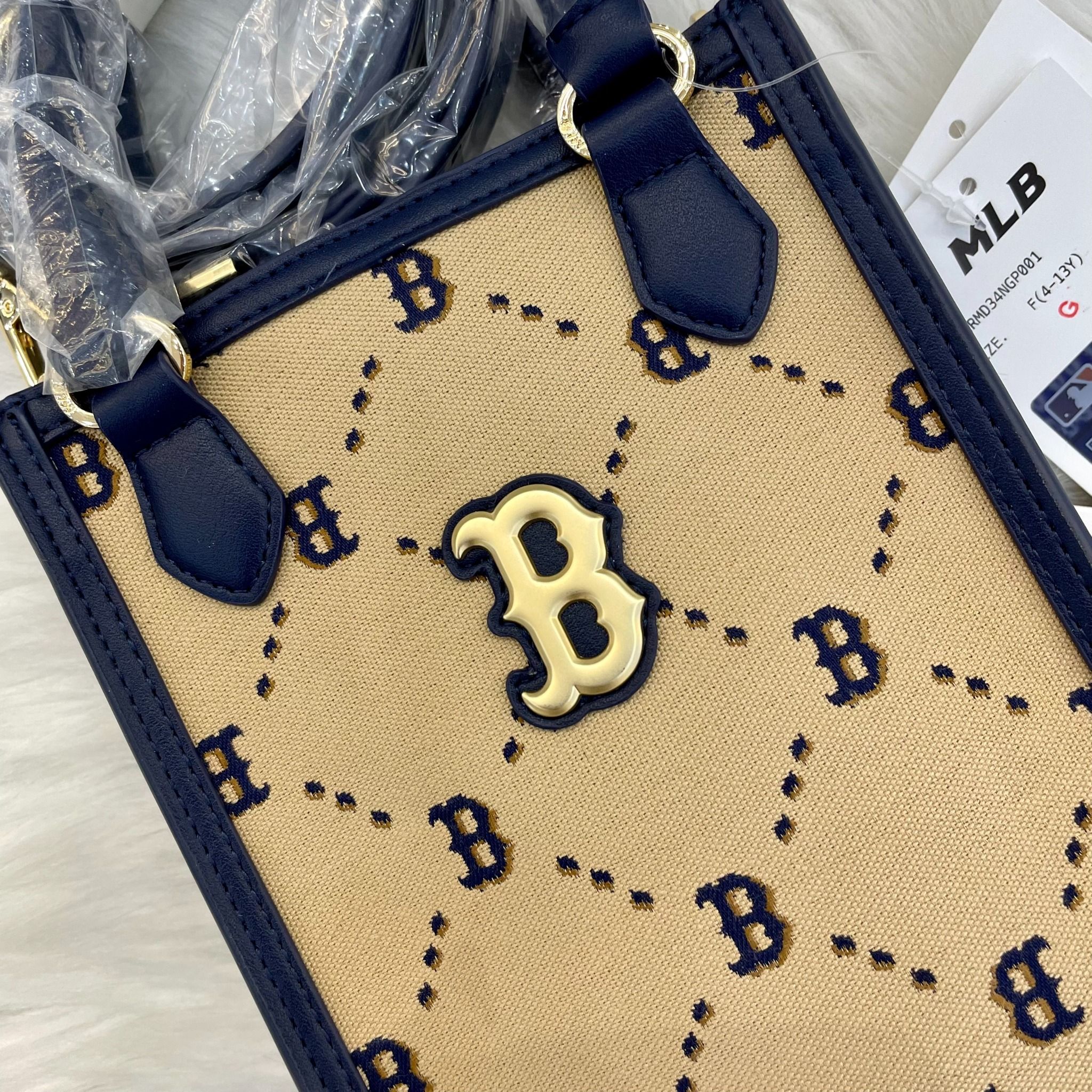 2121 - HÀNG CHÍNH HÃNG - TÚI MLB DIAMOND MONOGRAM MINI TOTE BAG BOSTON RED SOX - BEGIE - CODE: 7ACRMD34N 43BGS