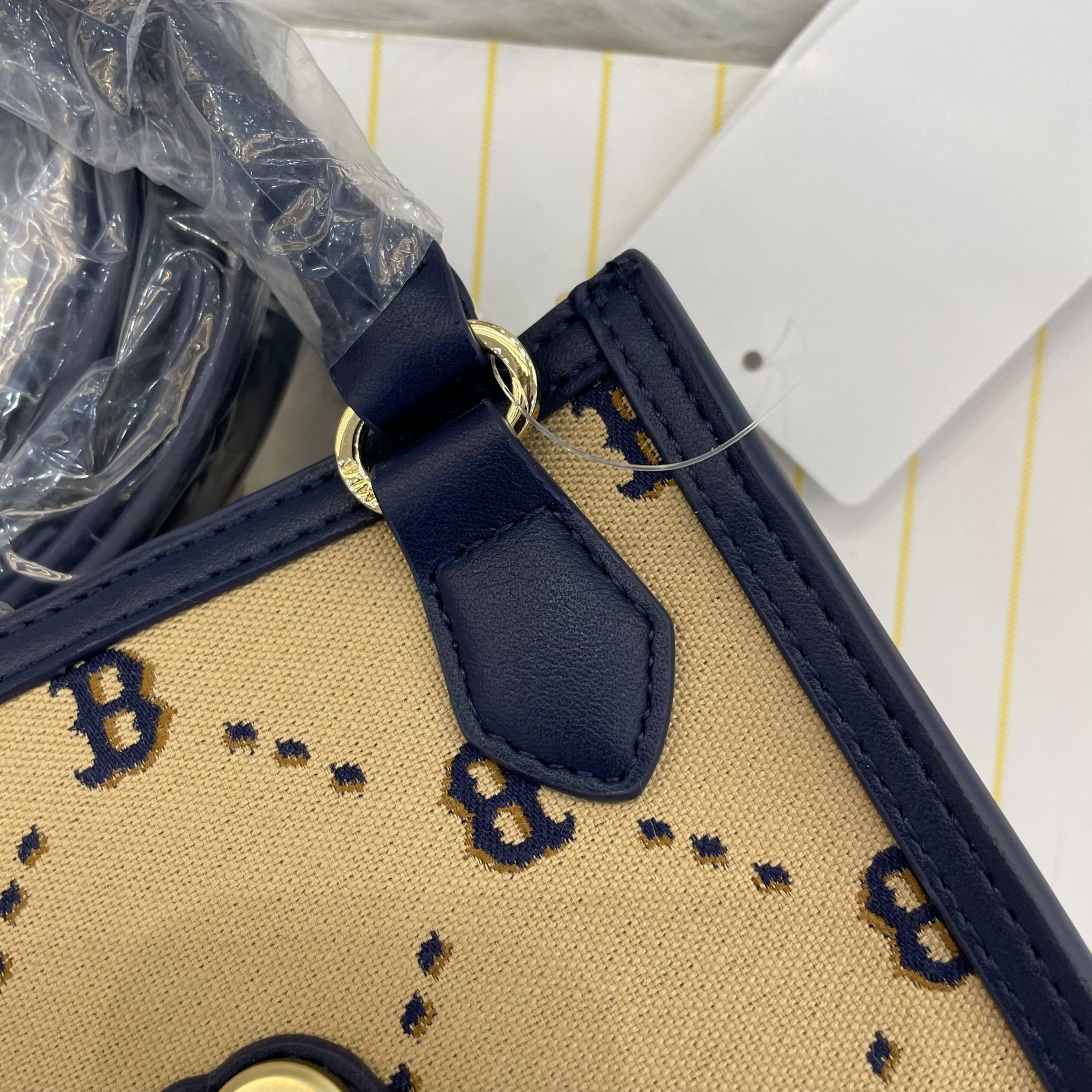 2121 - HÀNG CHÍNH HÃNG - TÚI MLB DIAMOND MONOGRAM MINI TOTE BAG BOSTON RED SOX - BEGIE - CODE: 7ACRMD34N 43BGS