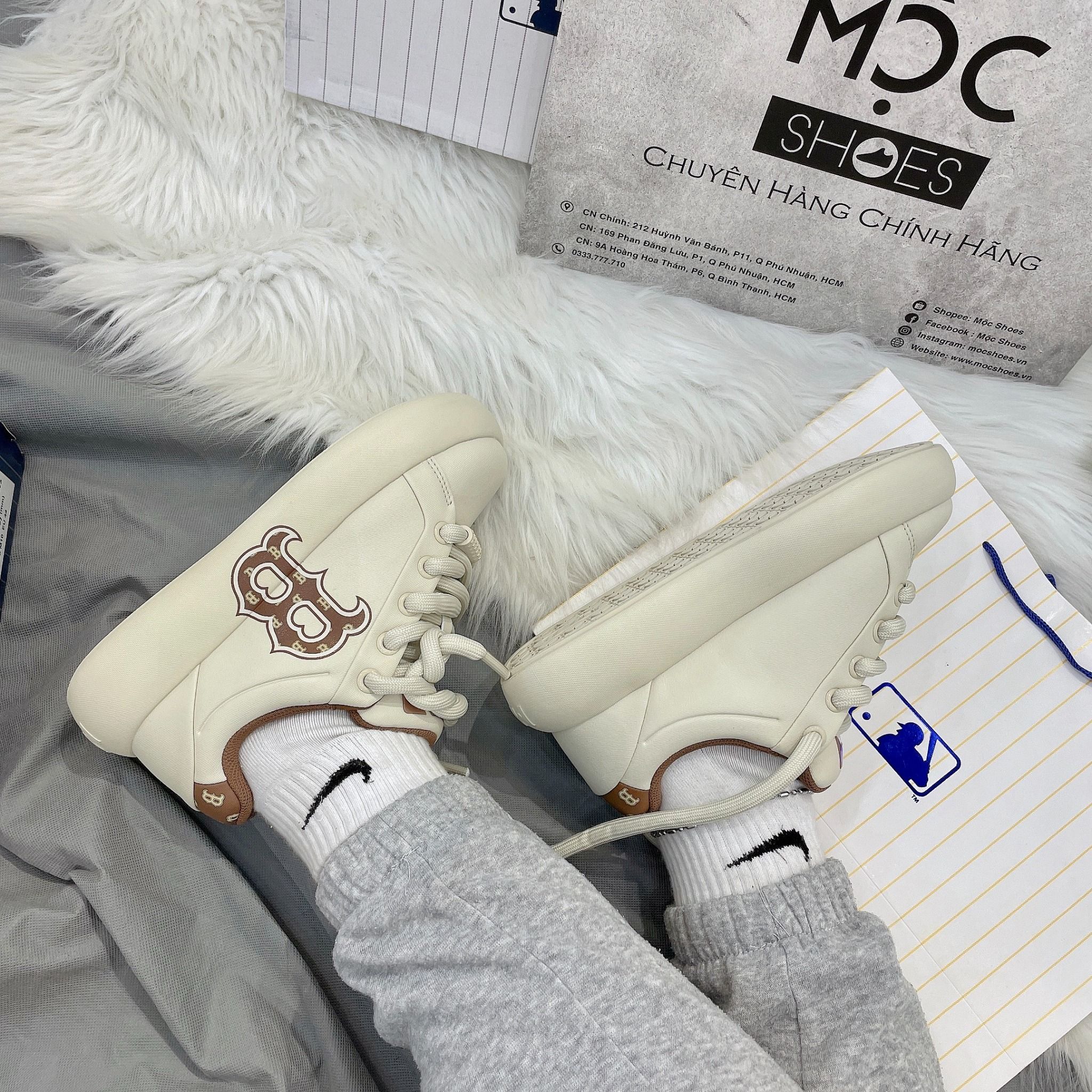 2138 - HÀNG CHÍNH HÃNG - GIÀY MLB CHUNKY CLASSIC BASE HEEL MONOGRAM BOSTON - RED SOX - BROWN - CODE: 3ASXCBH4N-43BGS