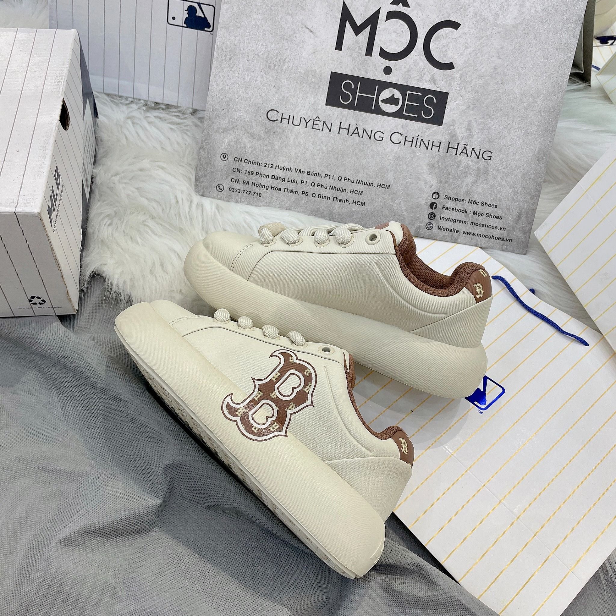 2138 - HÀNG CHÍNH HÃNG - GIÀY MLB CHUNKY CLASSIC BASE HEEL MONOGRAM BOSTON - RED SOX - BROWN - CODE: 3ASXCBH4N-43BGS