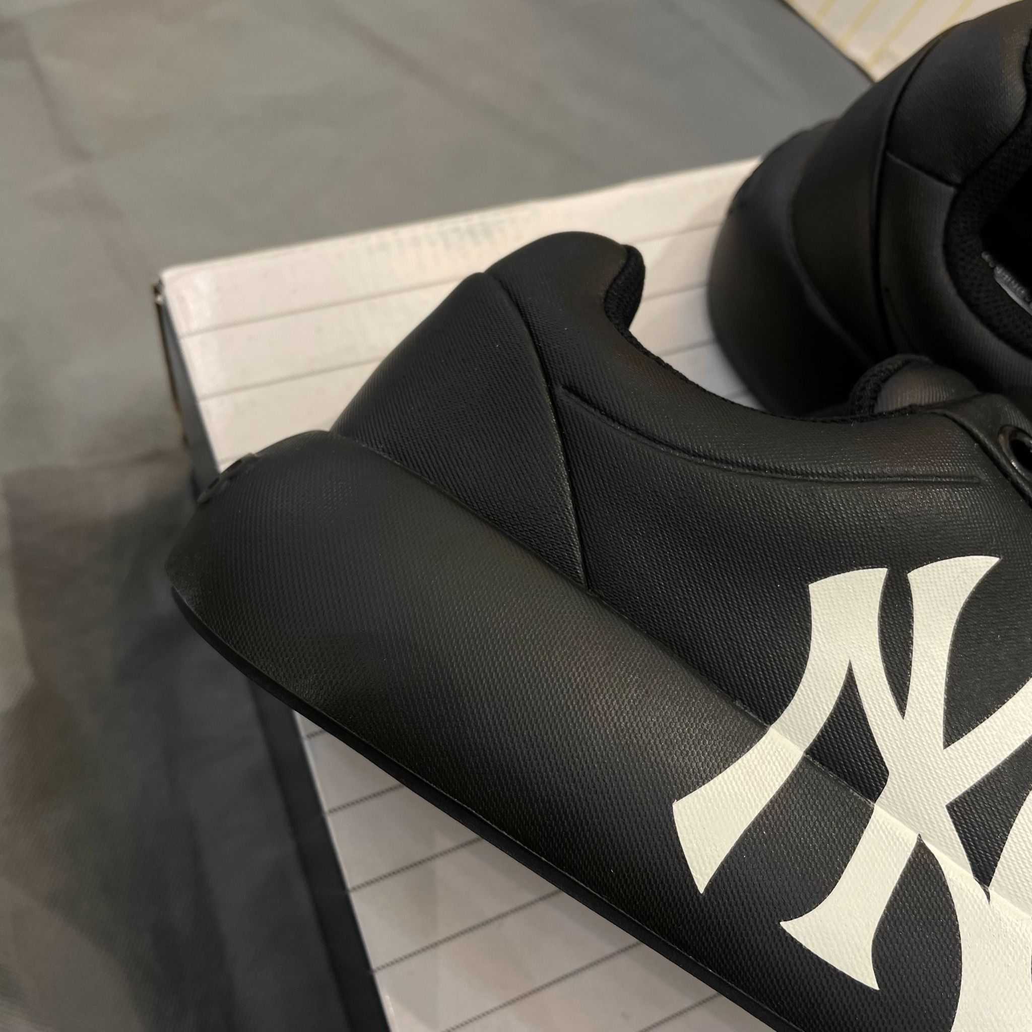 2137 - HÀNG CHÍNH HÃNG - GIÀY MLB CHUNKY CLASSIC BASE NEW YORK YANKEES - CODE: 3ASXCCB4N