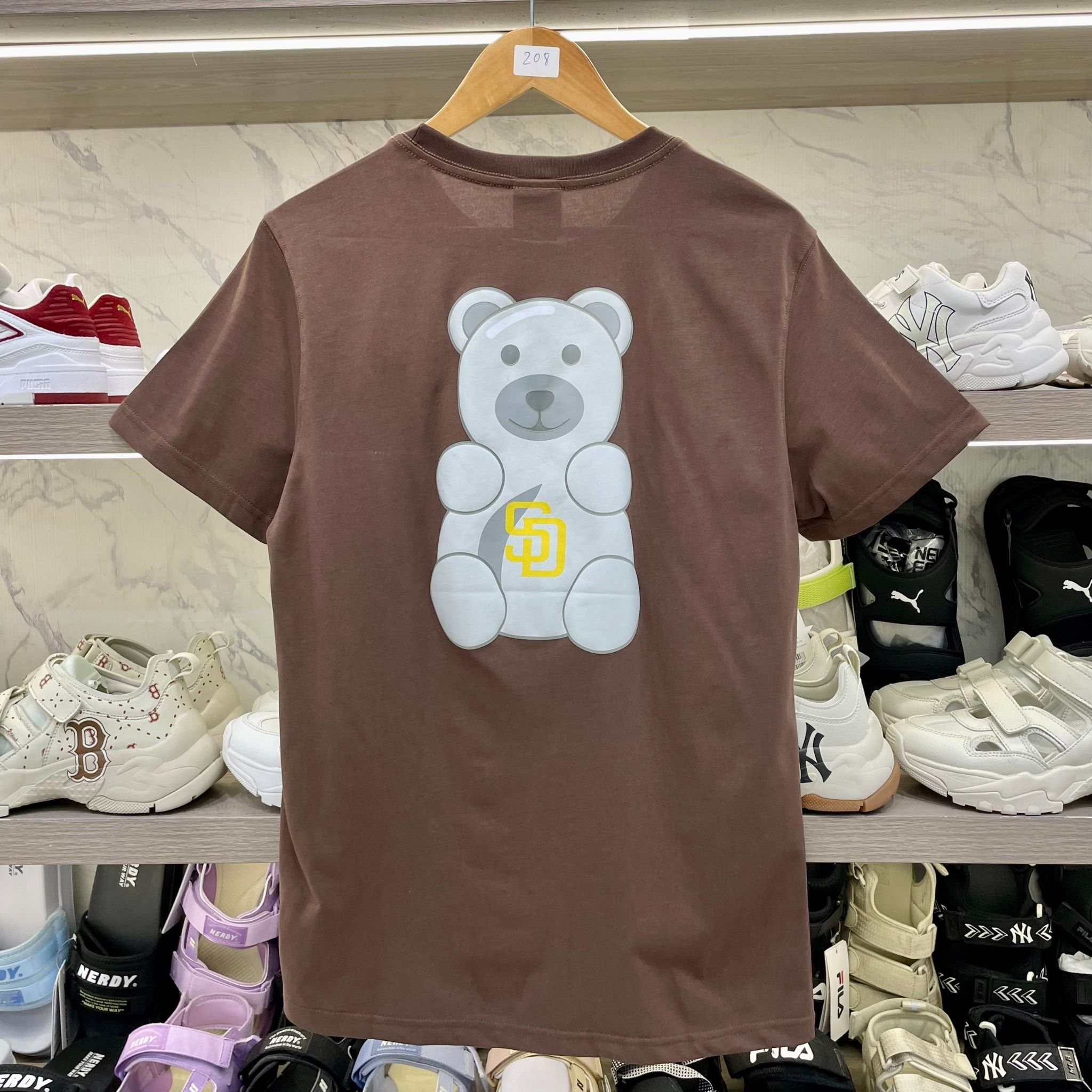 2147 - HÀNG CHÍNH HÃNG - ÁO THUN NEW ERA - SAN DIEGO PADRES BEAR WALNUT REGULAR SHORT SLEEVE - BROWN - CODE: 14148886