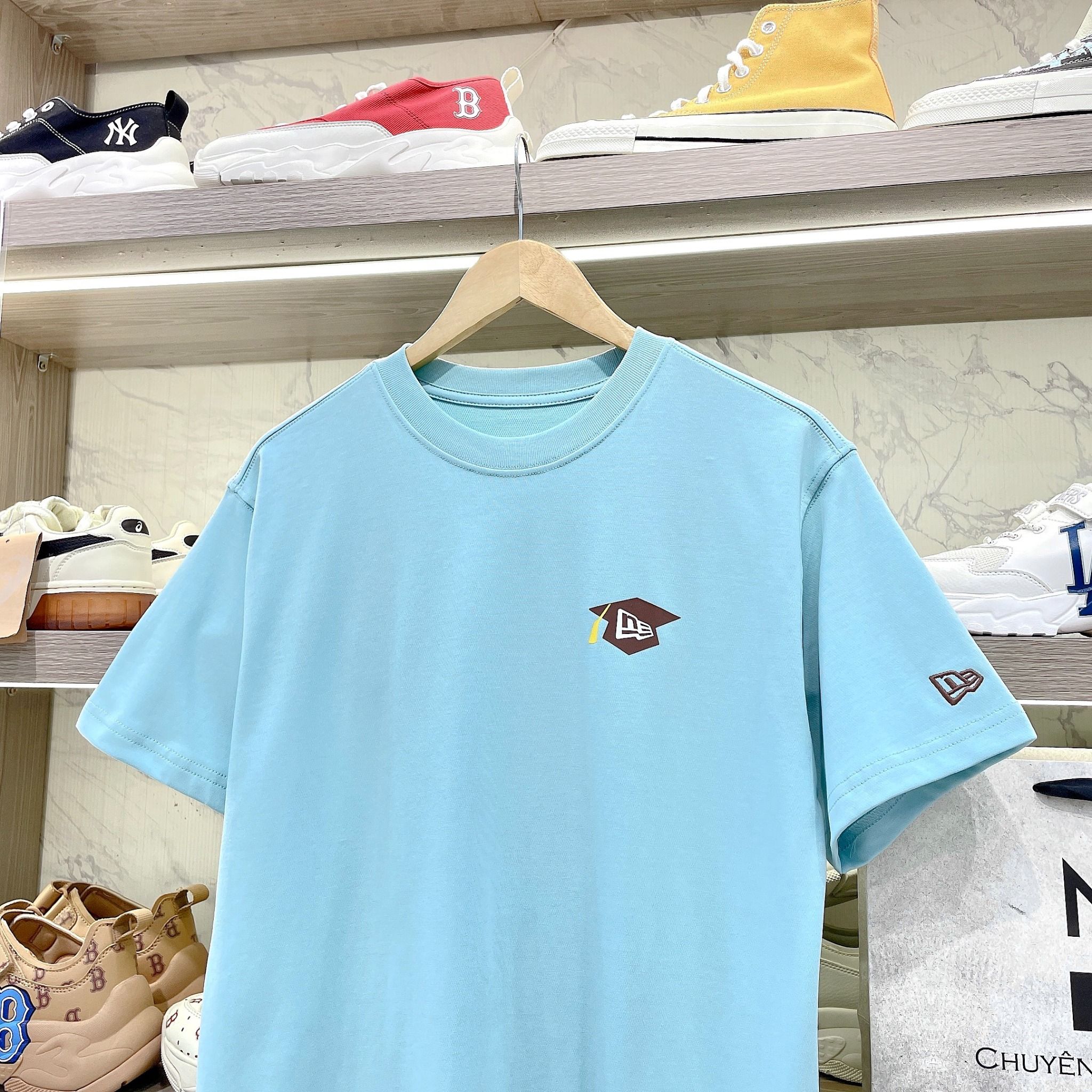 2166 - HÀNG CHÍNH HÃNG - ÁO THUN NEW ERA - NY CAPS OFF - BLUE - CODE: 13718806