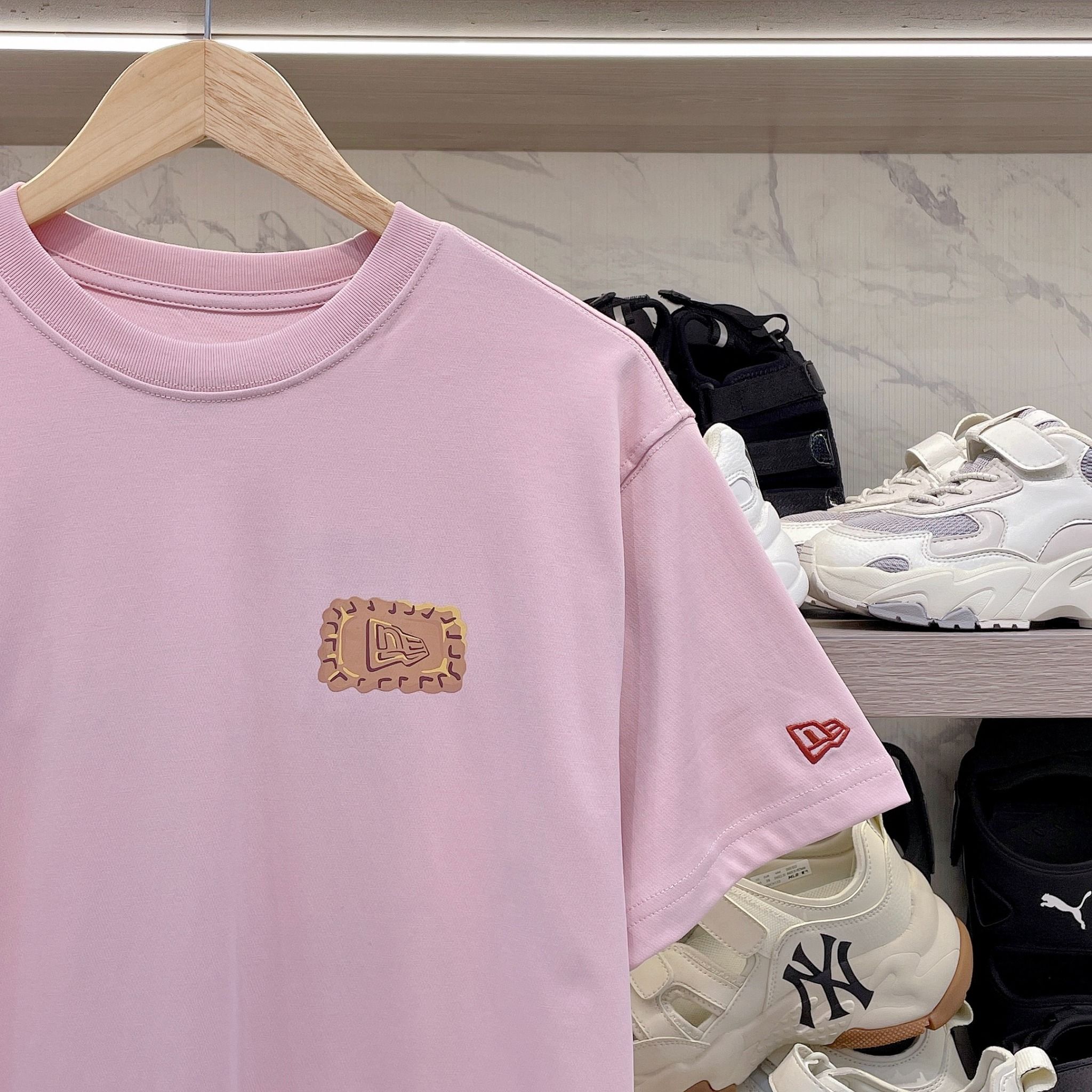 2167 - HÀNG CHÍNH HÃNG - ÁO THUN NEW ERA - SUMMER MULTI - HỒNG - CODE: 13718805
