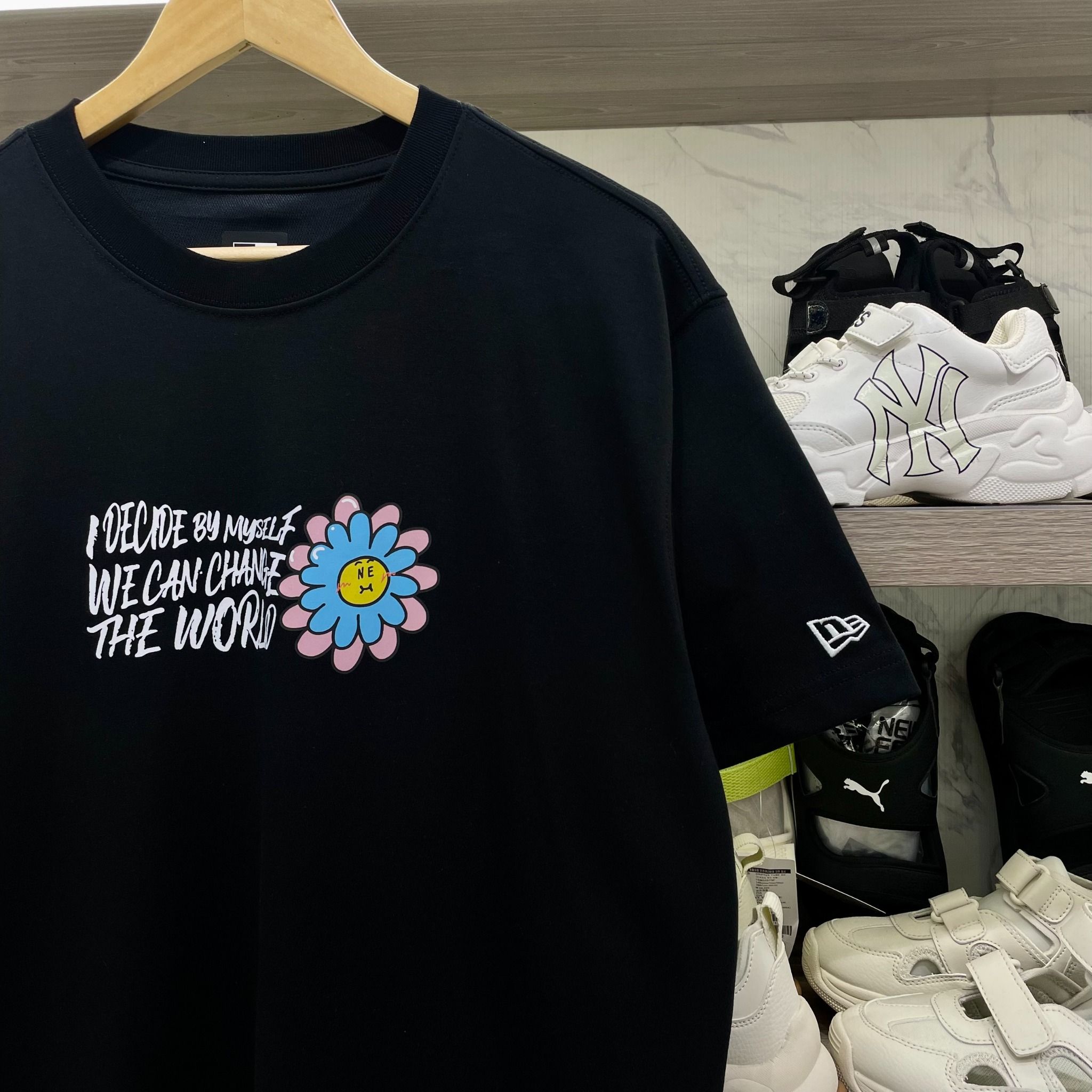 1714 - HÀNG CHÍNH HÃNG - ÁO THUN NEW ERA - SUNFLOWER - ĐEN - CODE : 13559703