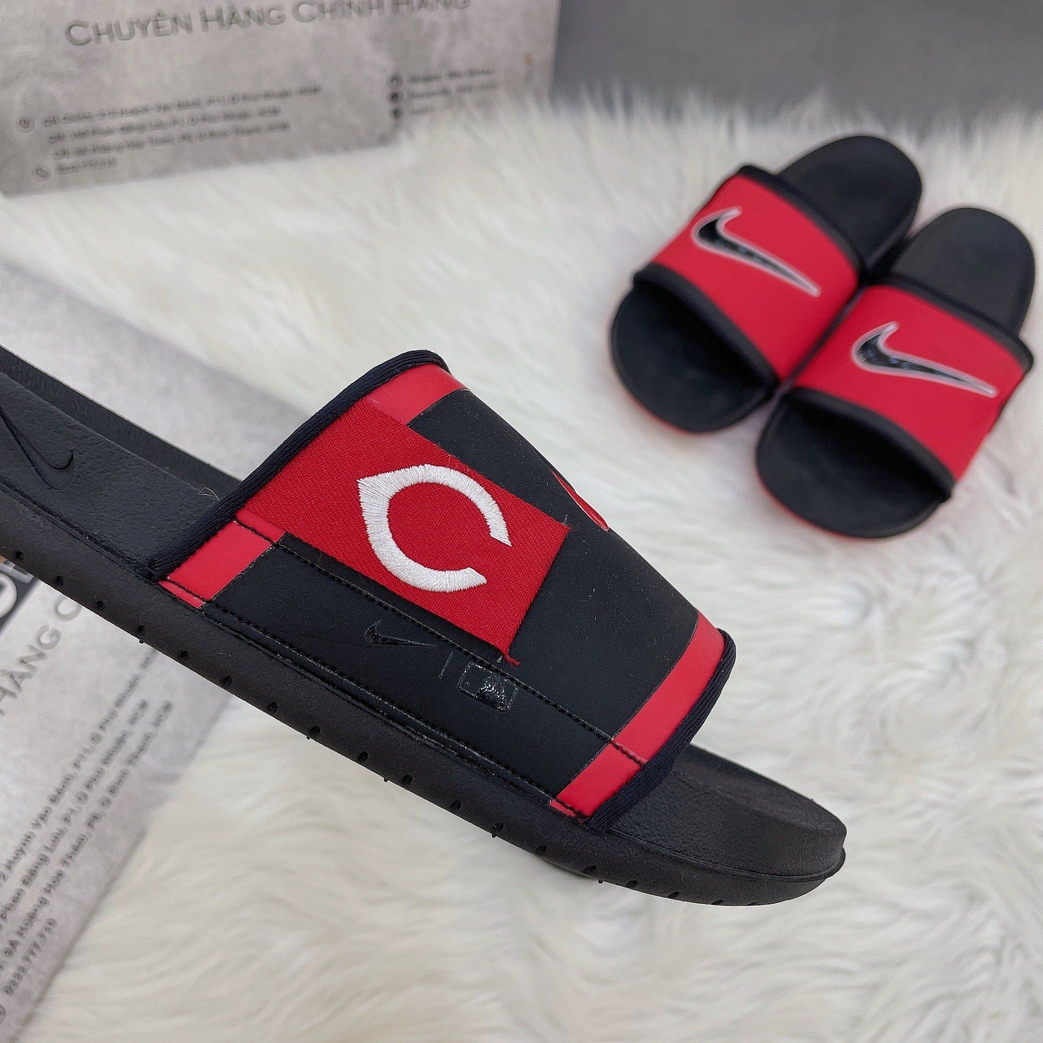 2175 - HÀNG CHÍNH HÃNG - DÉP NIKE - OFF COURT - QUAI ĐEN SWOOSH ĐỎ