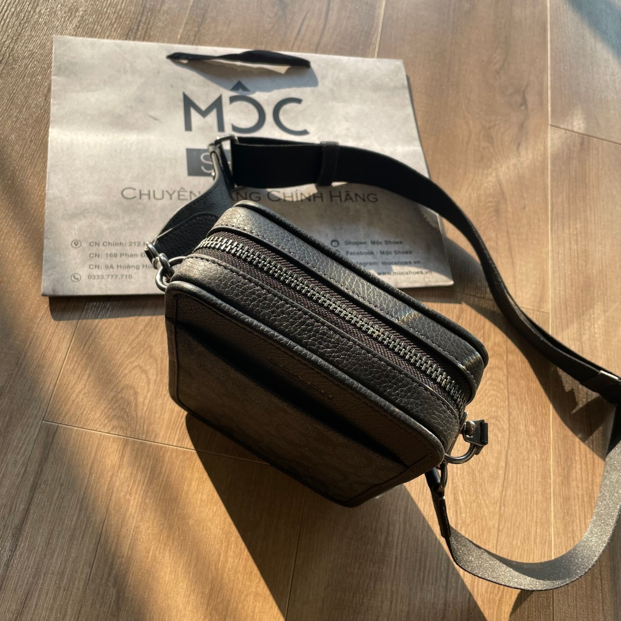 2179 - HÀNG CHÍNH HÃNG - TÚI ĐEO CHÉO COACH CROSSBODY IN SIGNATURE (MÀU ĐEN XÁM)