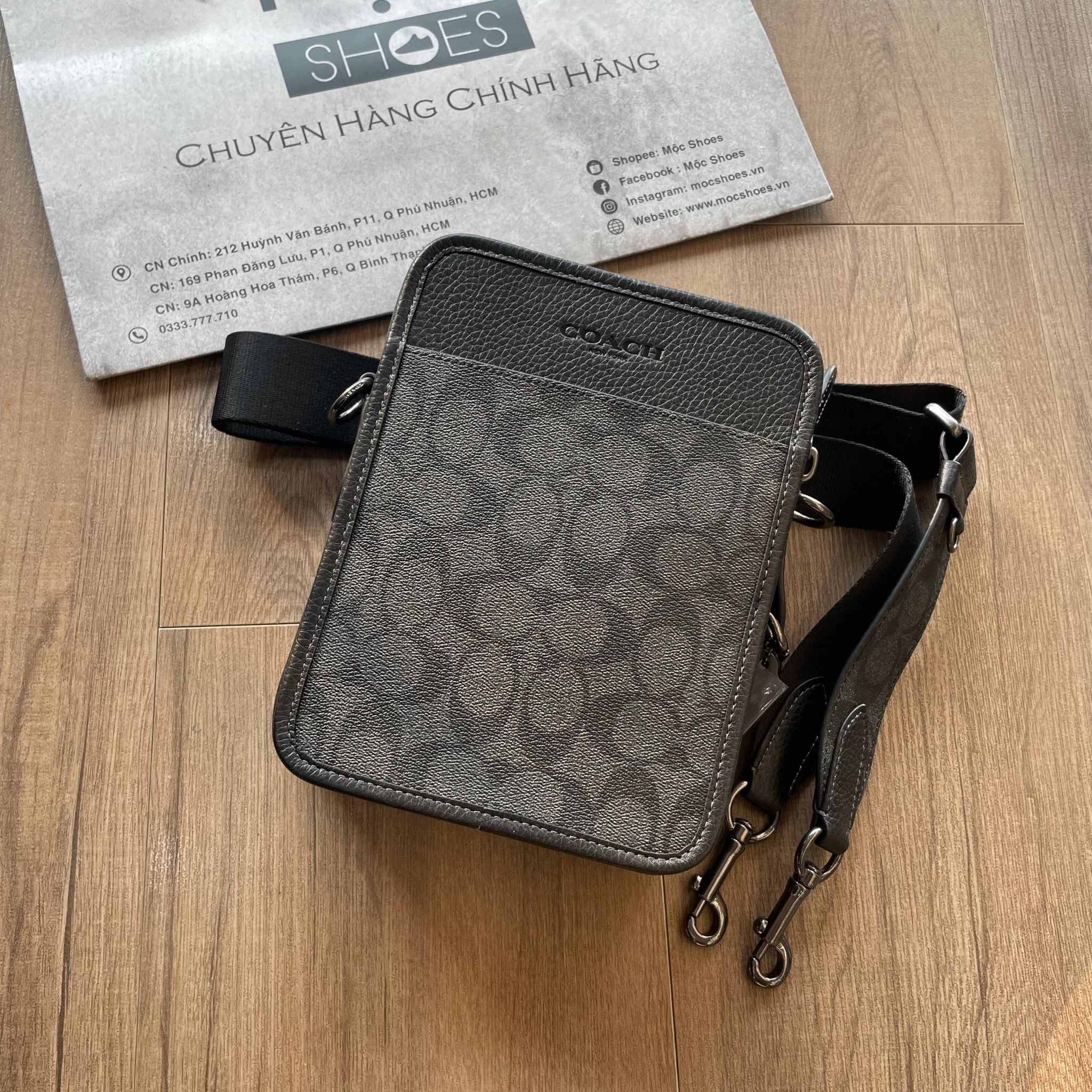 2179 - HÀNG CHÍNH HÃNG - TÚI ĐEO CHÉO COACH CROSSBODY IN SIGNATURE (MÀU ĐEN XÁM)