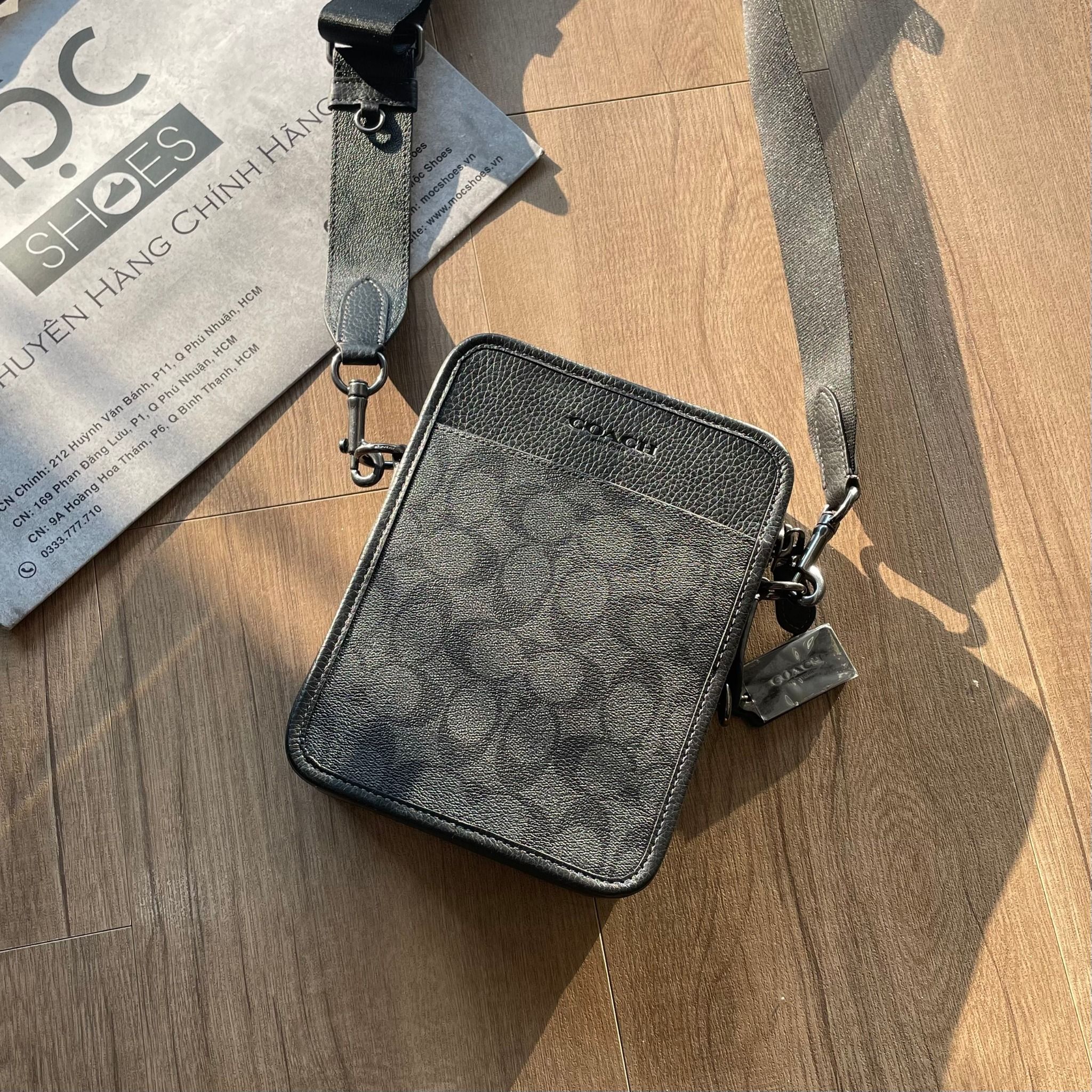 2179 - HÀNG CHÍNH HÃNG - TÚI ĐEO CHÉO COACH CROSSBODY IN SIGNATURE (MÀU ĐEN XÁM)