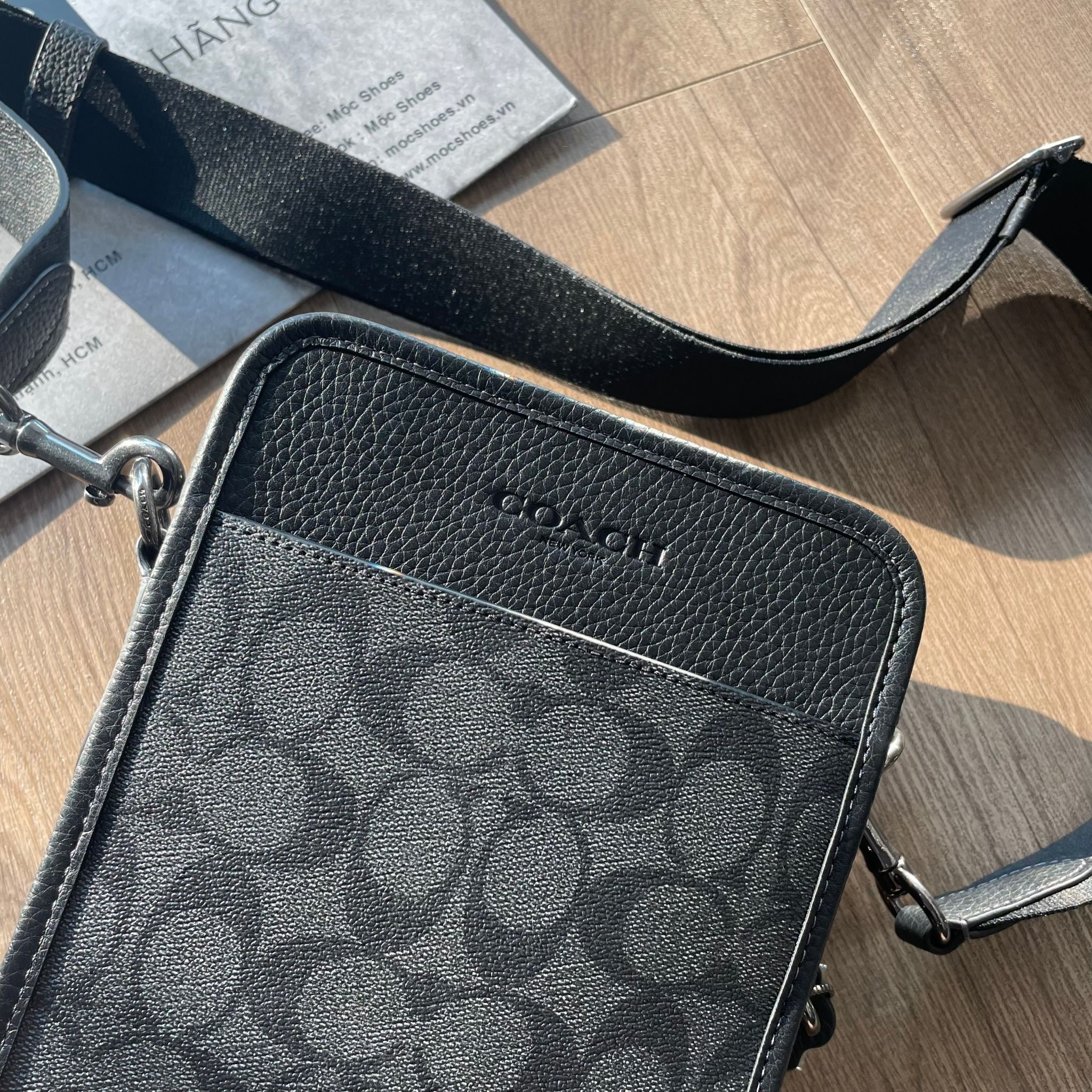 2179 - HÀNG CHÍNH HÃNG - TÚI ĐEO CHÉO COACH CROSSBODY IN SIGNATURE (MÀU ĐEN XÁM)