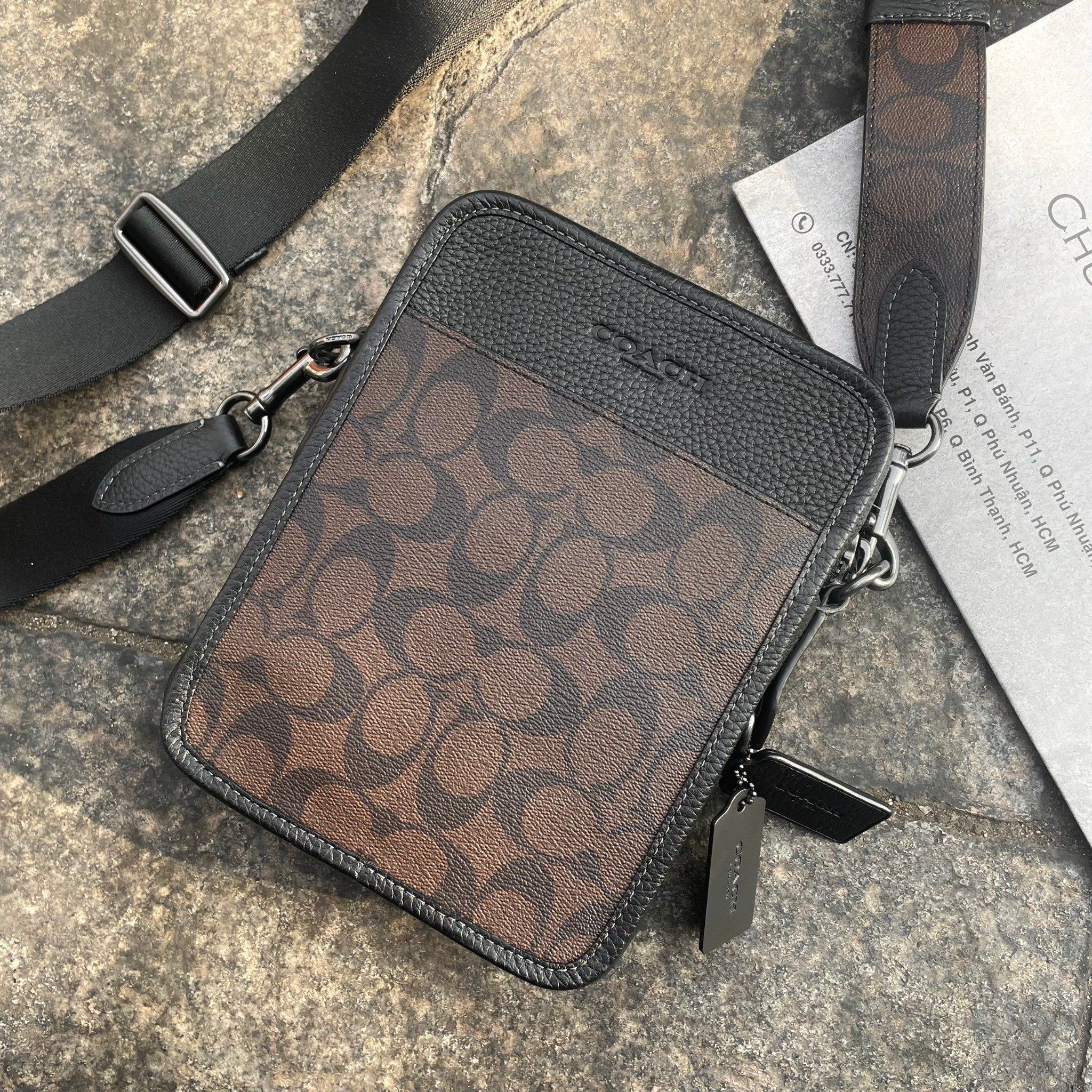 2187 - HÀNG CHÍNH HÃNG - TÚI ĐEO CHÉO COACH CROSSBODY IN SIGNATURE (MÀU ĐEN XÁM)