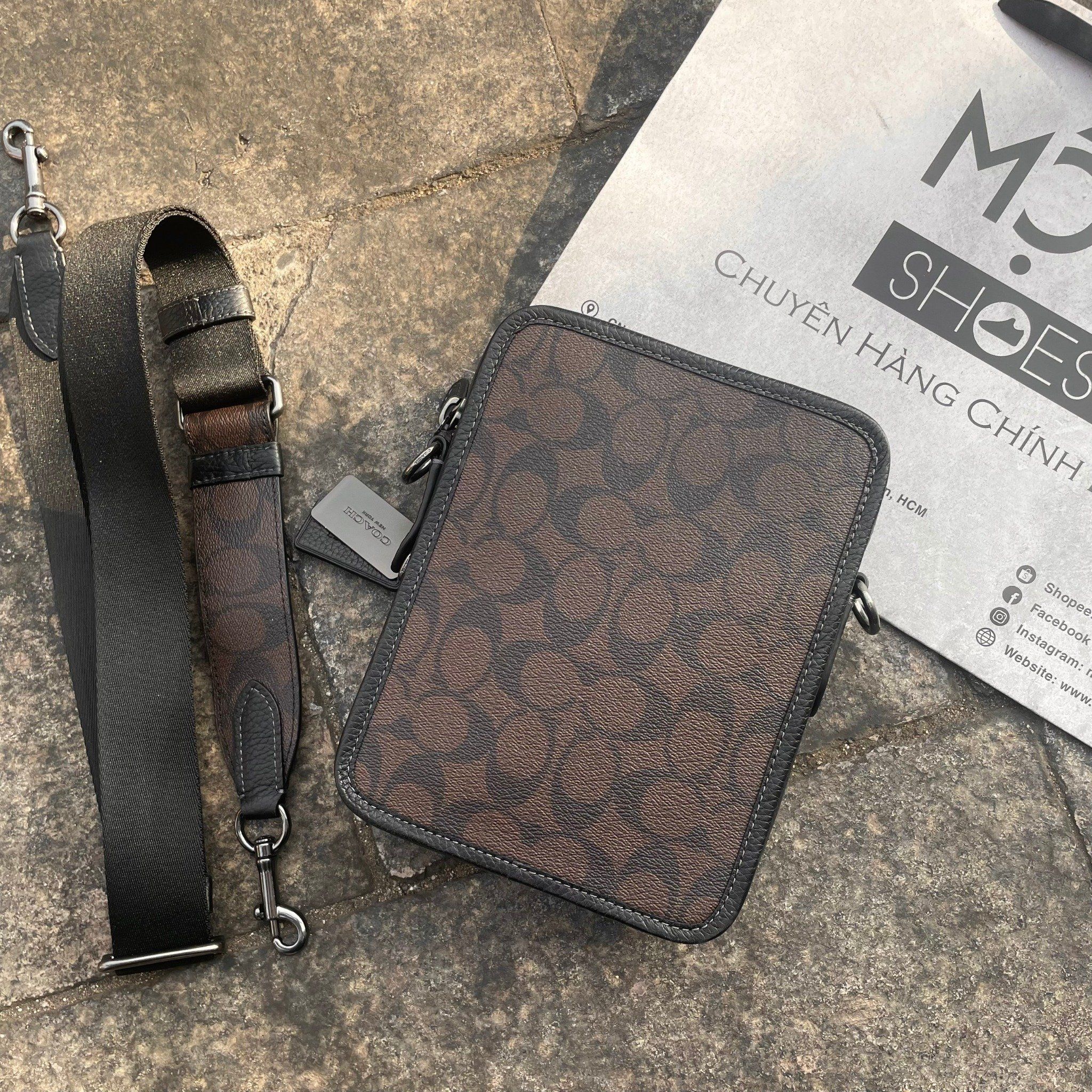 2187 - HÀNG CHÍNH HÃNG - TÚI ĐEO CHÉO COACH CROSSBODY IN SIGNATURE (MÀU ĐEN XÁM)