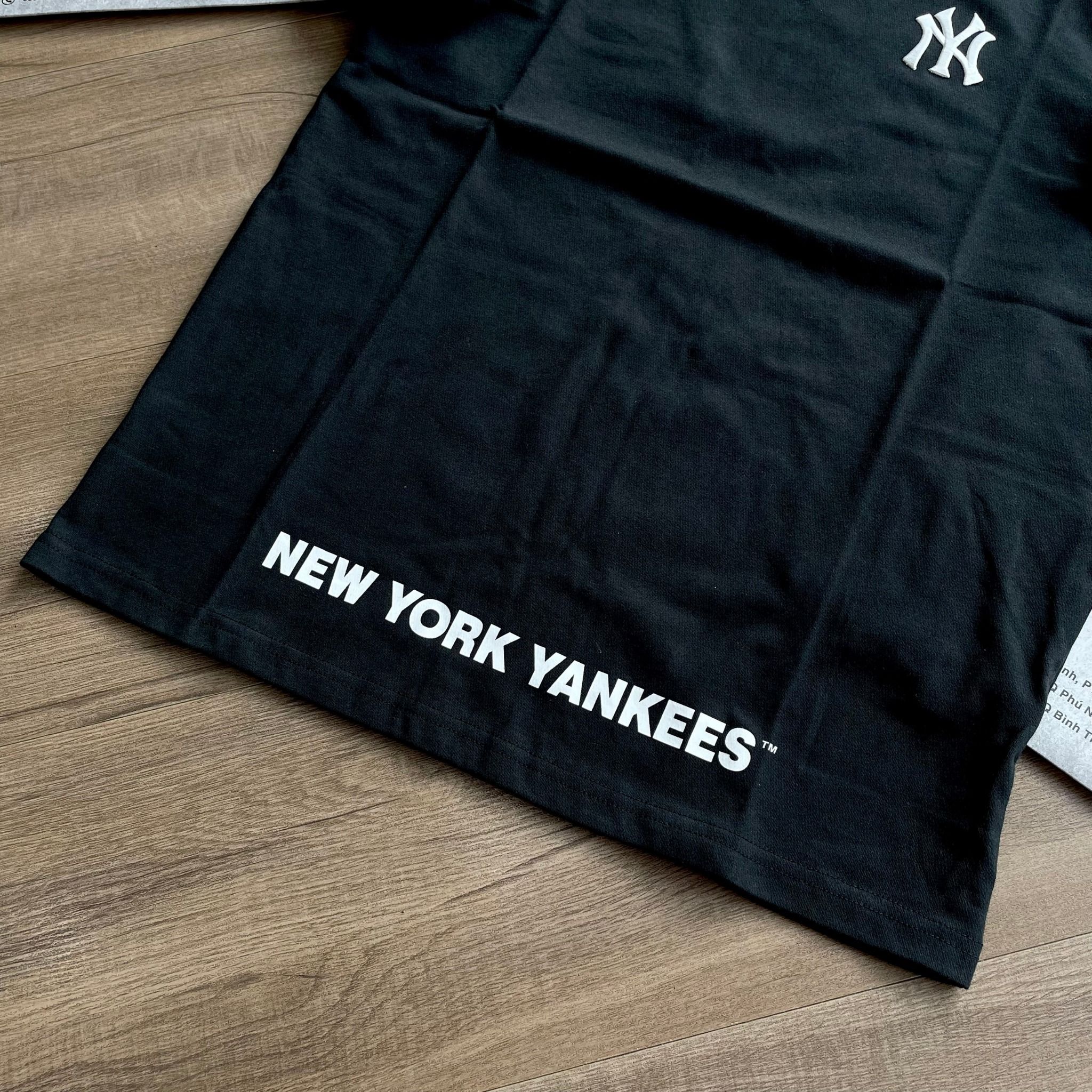  2222 - HÀNG CHÍNH HÃNG - ÁO NEW ERA - (689) + (764)  NY Yankees *Chạy Ngang* - Đen 