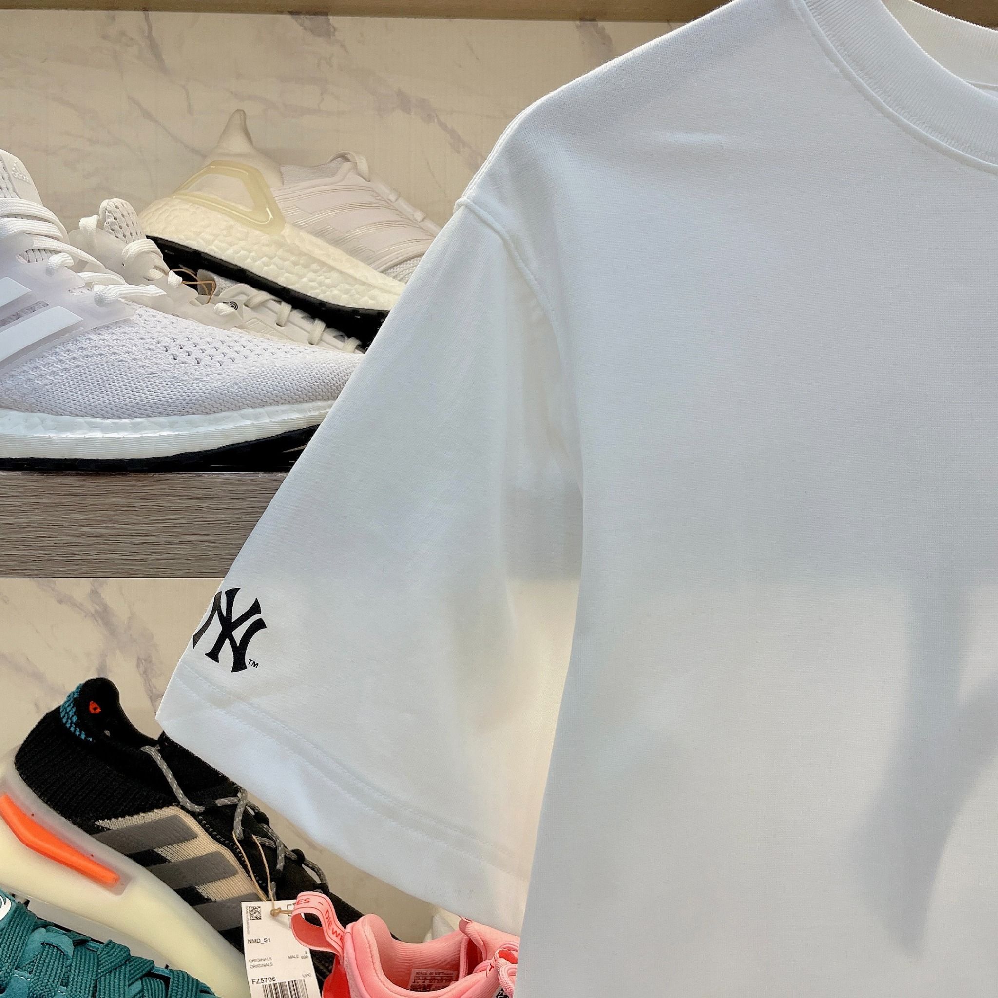 2201 - HÀNG CHÍNH HÃNG - ÁO THUN MLB - NY BIG LOGO - WHITE - CODE: 3ATSB1843-50WHS