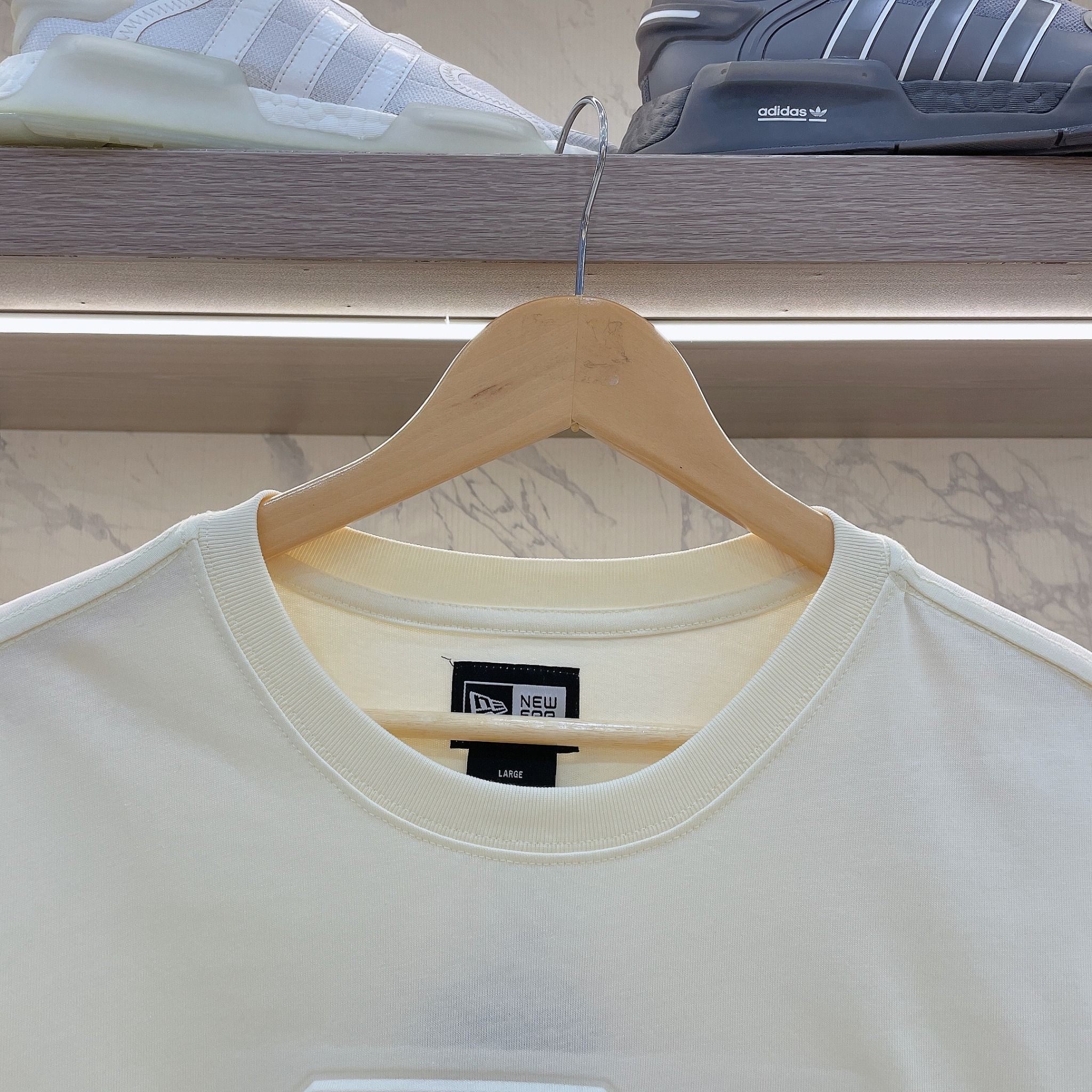 2206 - HÀNG CHÍNH HÃNG - ÁO NEW ERA - SAN DIEGO - LOGO IN NỔI - CREAM - CODE: 14187348