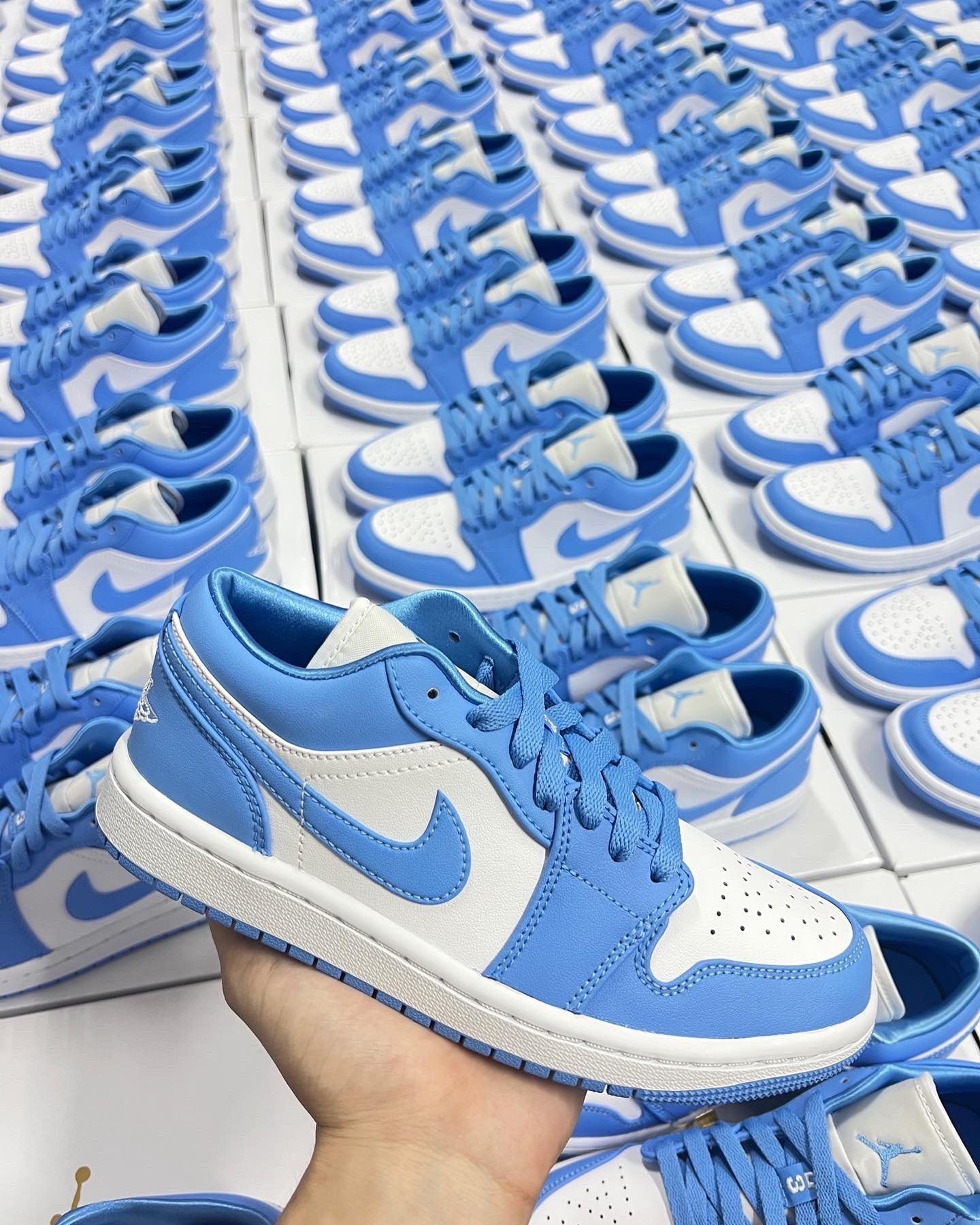  2209 - HÀNG CHÍNH HÃNG - GIÀY NIKE AIR JORDAN 1 LOW UNC - CODE: AO9944-441 