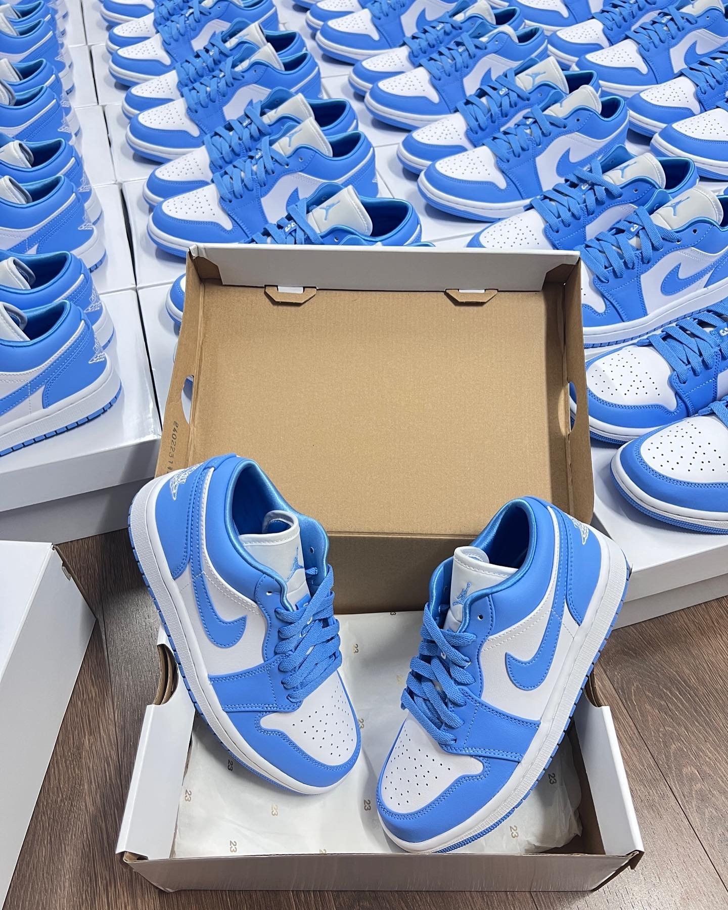 2209 - HÀNG CHÍNH HÃNG - GIÀY NIKE AIR JORDAN 1 LOW UNC - CODE: AO9944-441