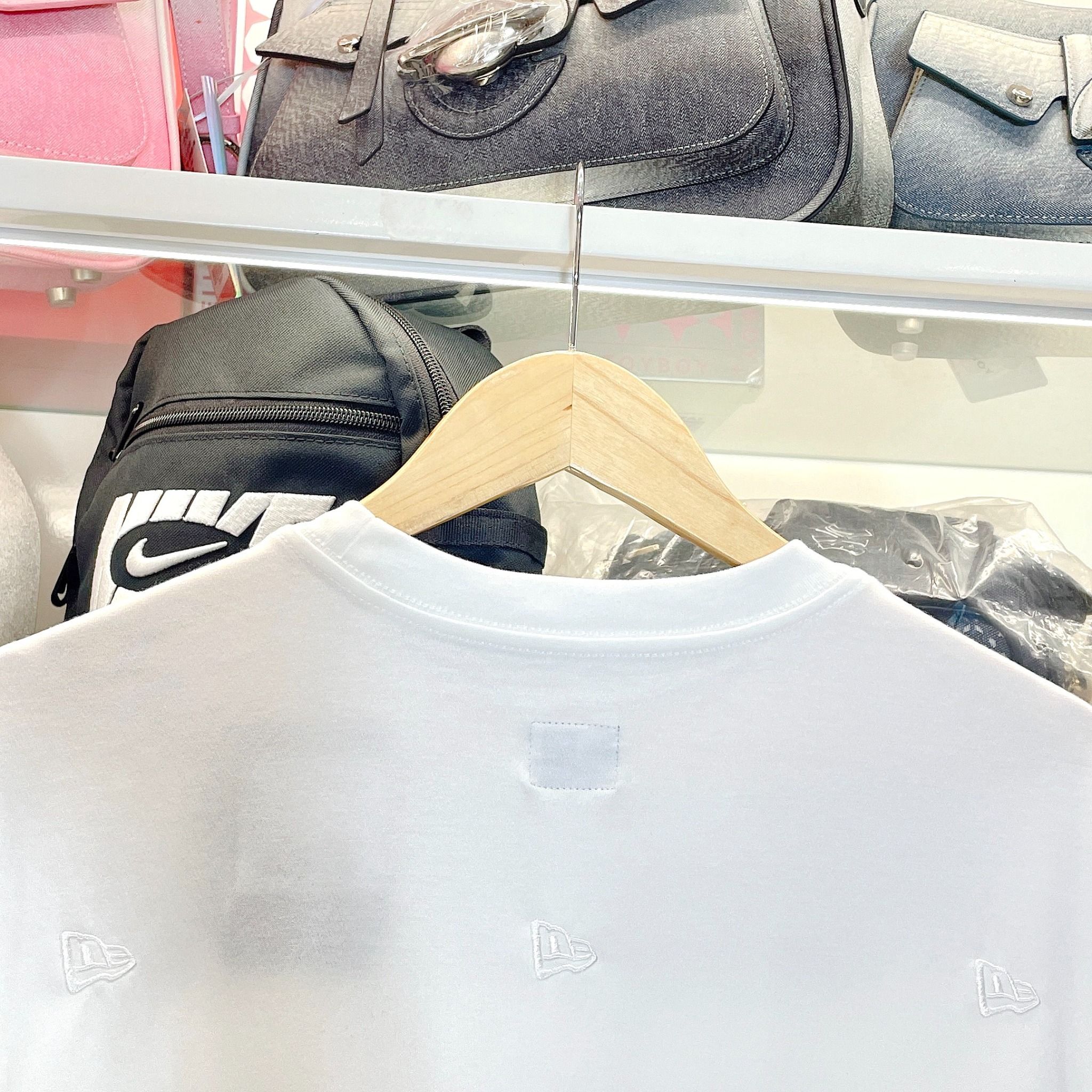 2214 - HÀNG CHÍNH HÃNG - ÁO NEW ERA - MULTI LOGO THÊU - BEGIE - CODE: 14187335