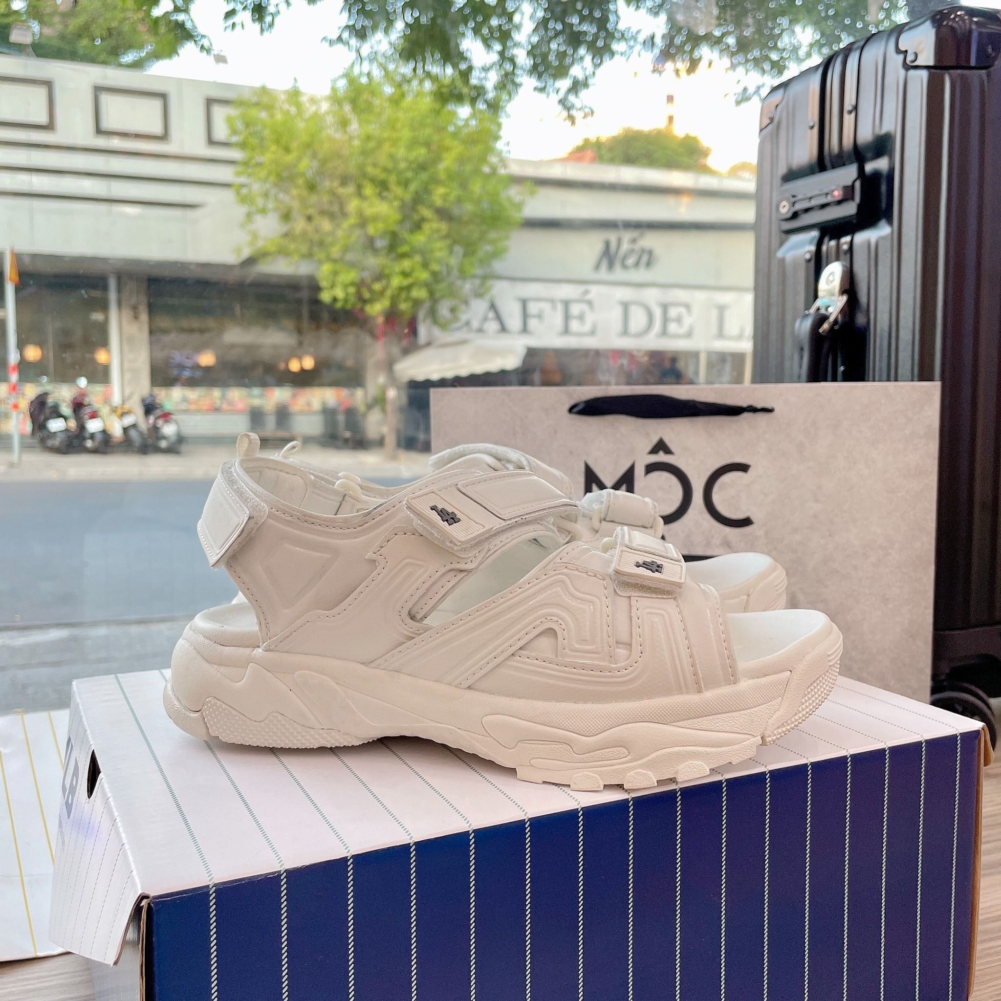 2197 - HÀNG CHÍNH HÃNG - GIÀY SANDAL MLB CHUNKY LA DODGERS - WHITE - CODE: 3ASDRNS43-07WHS