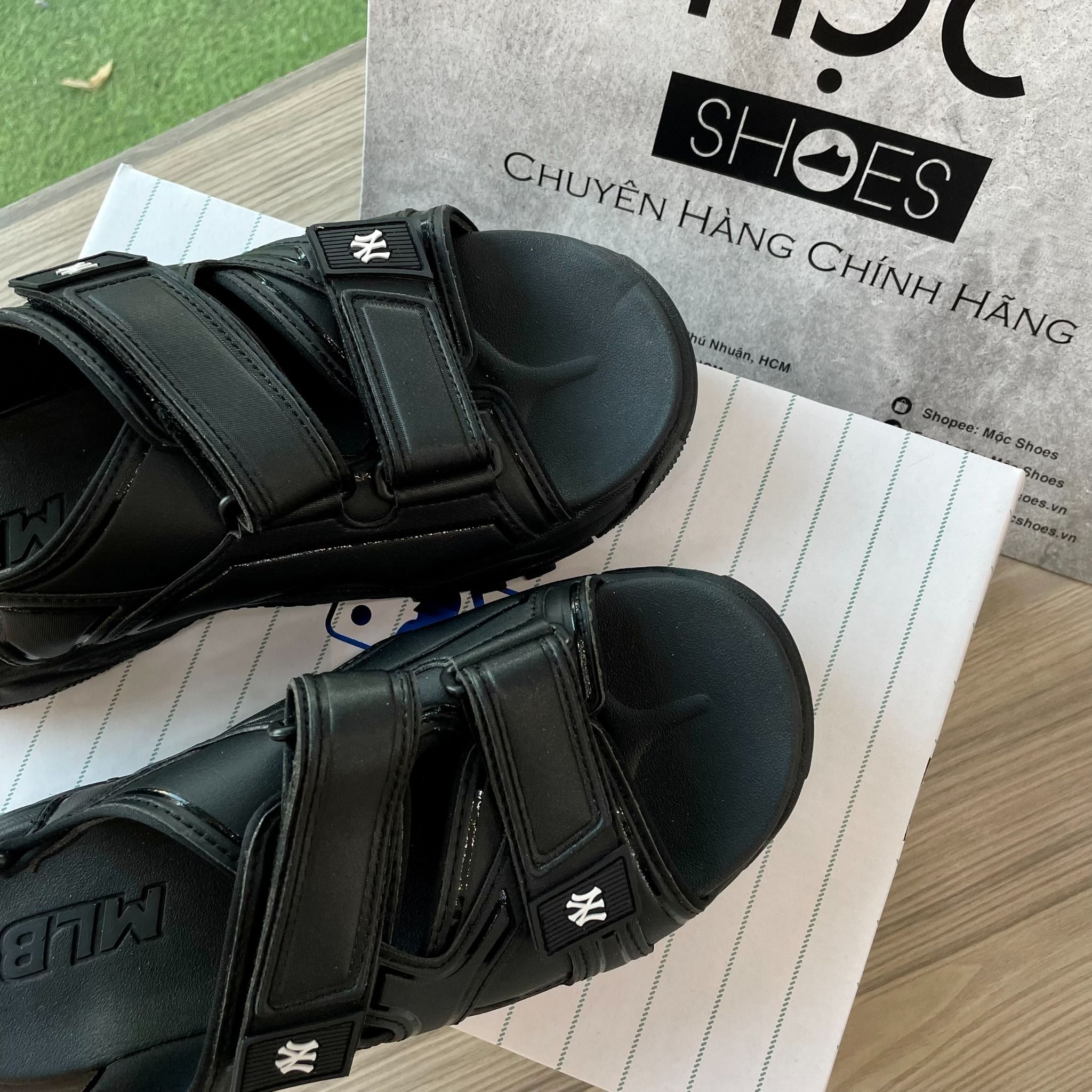 2195 - HÀNG CHÍNH HÃNG - GIÀY SANDAL MLB CHUNKY NEW YORK YANKEES - BLACK - CODE: 3ASDRNS43-50BKS