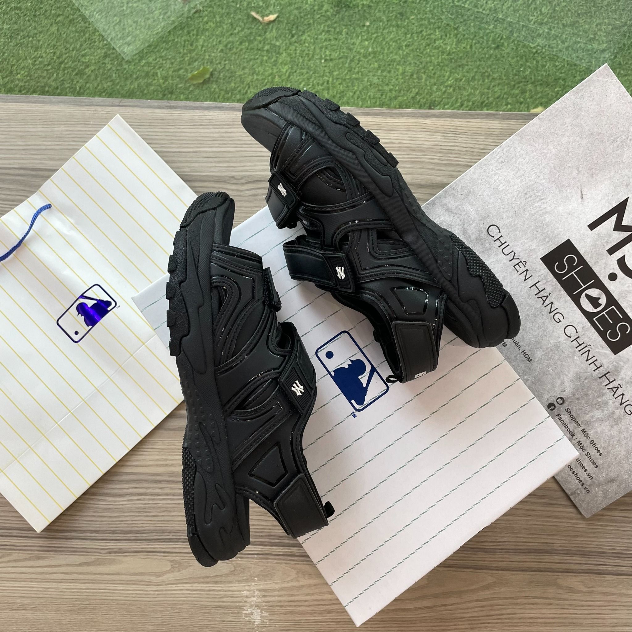 2195 - HÀNG CHÍNH HÃNG - GIÀY SANDAL MLB CHUNKY NEW YORK YANKEES - BLACK - CODE: 3ASDRNS43-50BKS