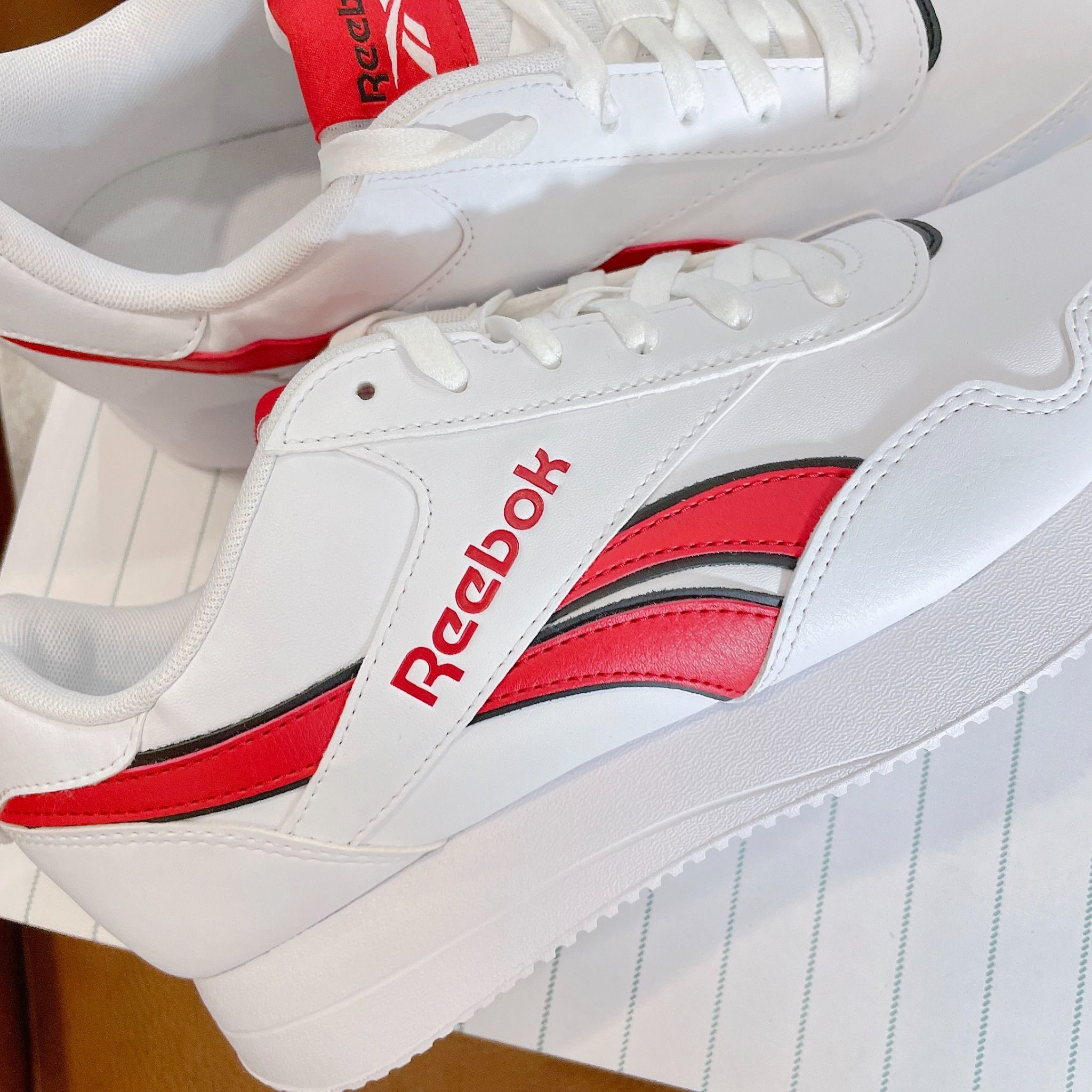 2226 - HÀNG CHÍNH HÃNG - GIÀY REEBOK V2 - TRẮNG *LOGO ĐỎ*