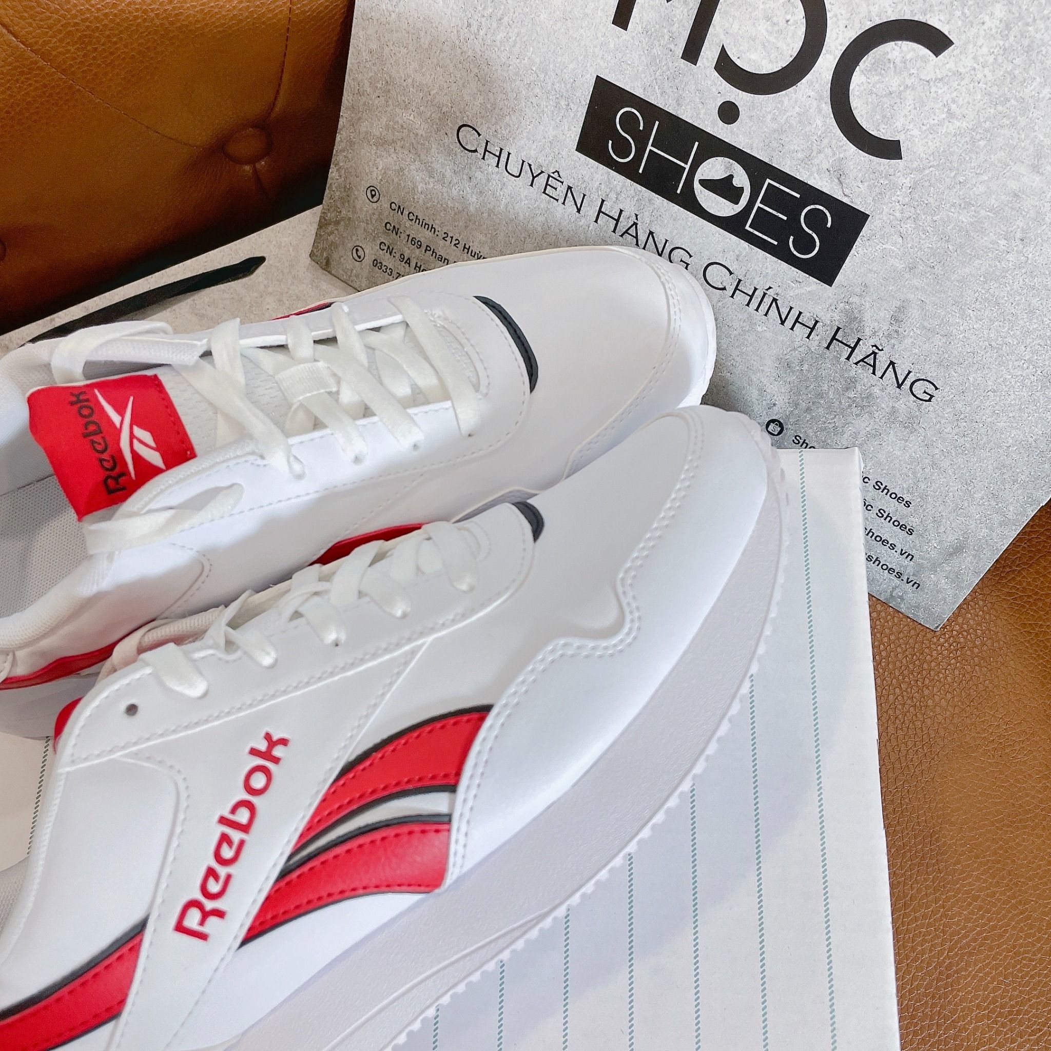 2226 - HÀNG CHÍNH HÃNG - GIÀY REEBOK V2 - TRẮNG *LOGO ĐỎ*