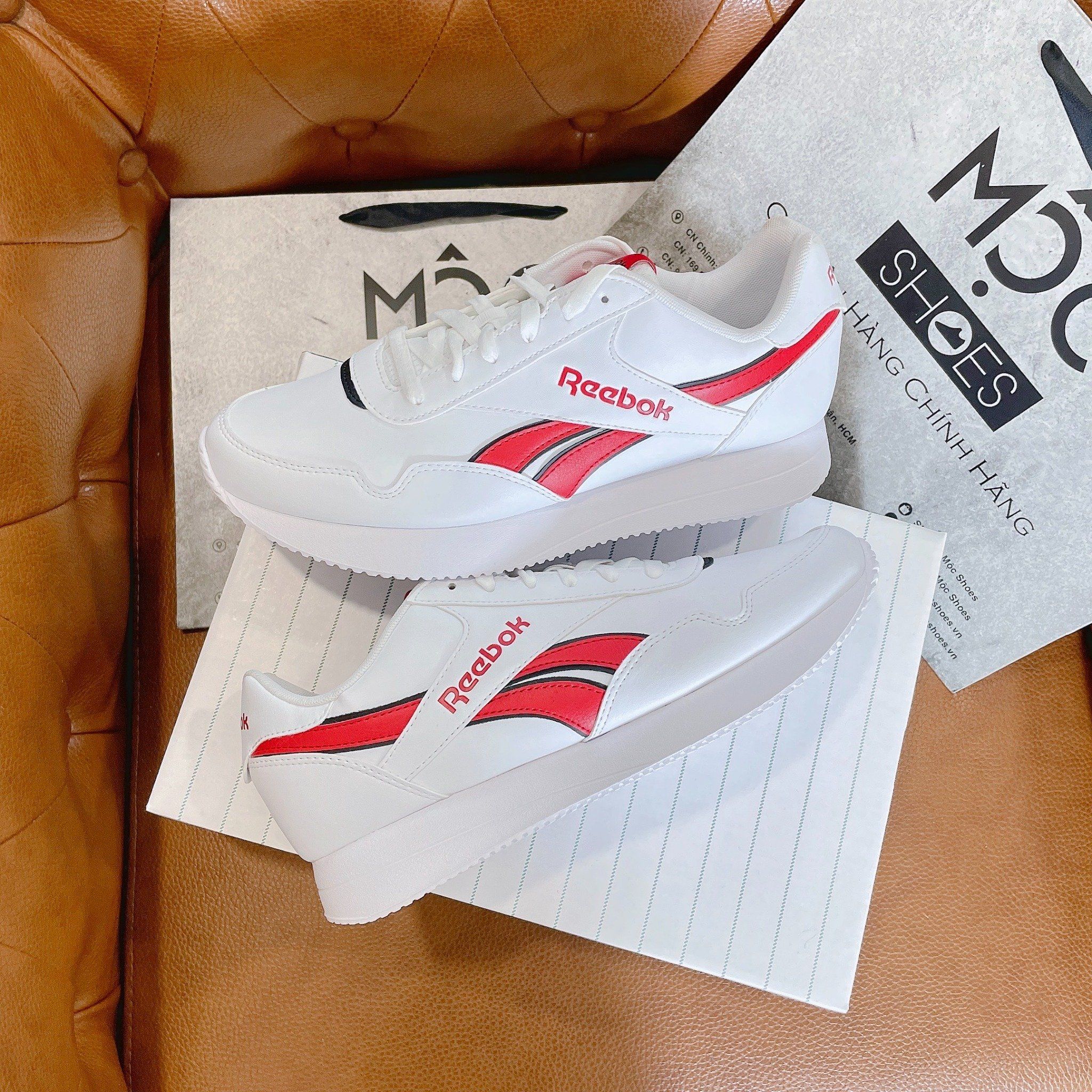 2226 - HÀNG CHÍNH HÃNG - GIÀY REEBOK V2 - TRẮNG *LOGO ĐỎ*