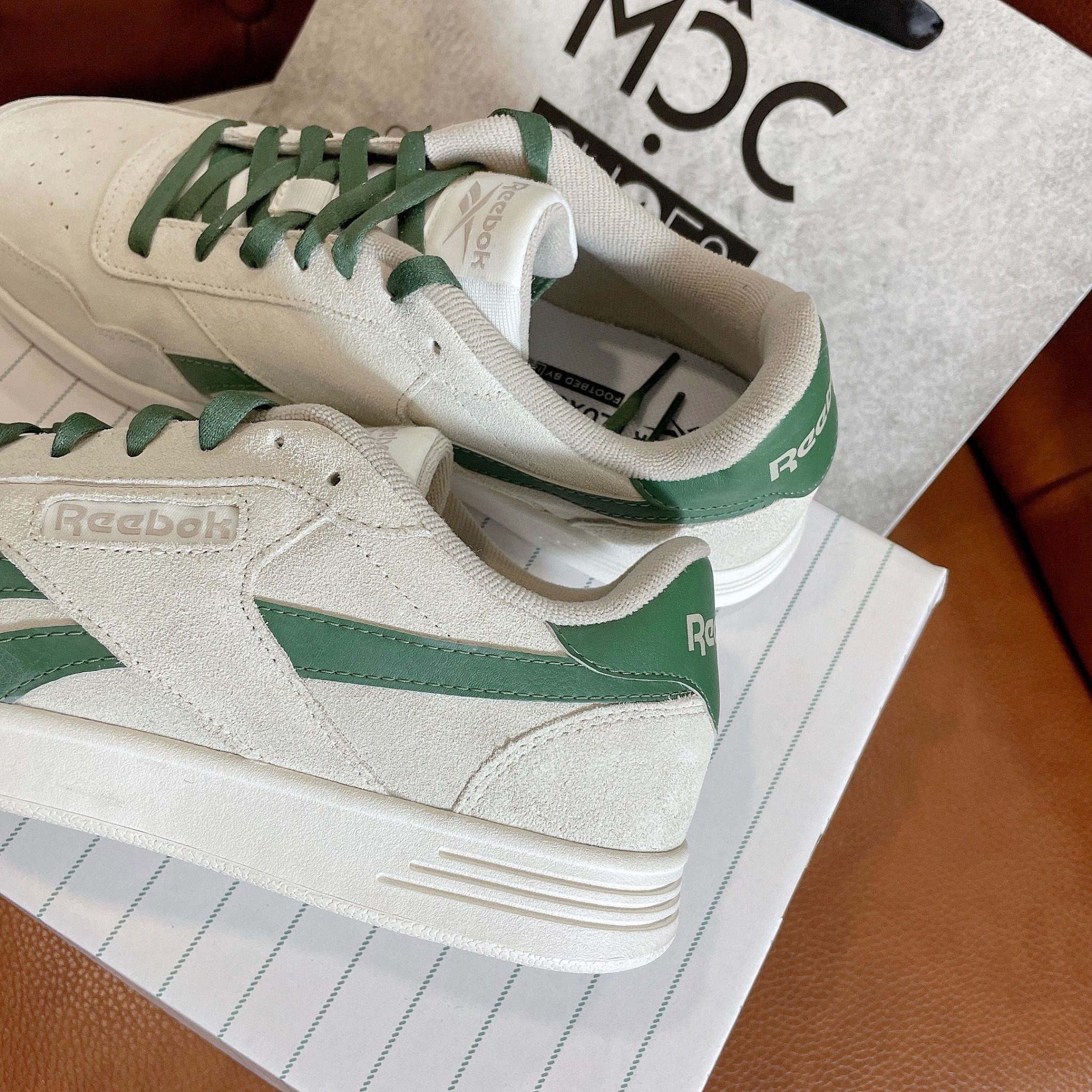 2229 - HÀNG CHÍNH HÃNG - GIÀY REEBOK - ĐẾ BẰNG - XÁM - *LOGO GREEN - DA LỘN*