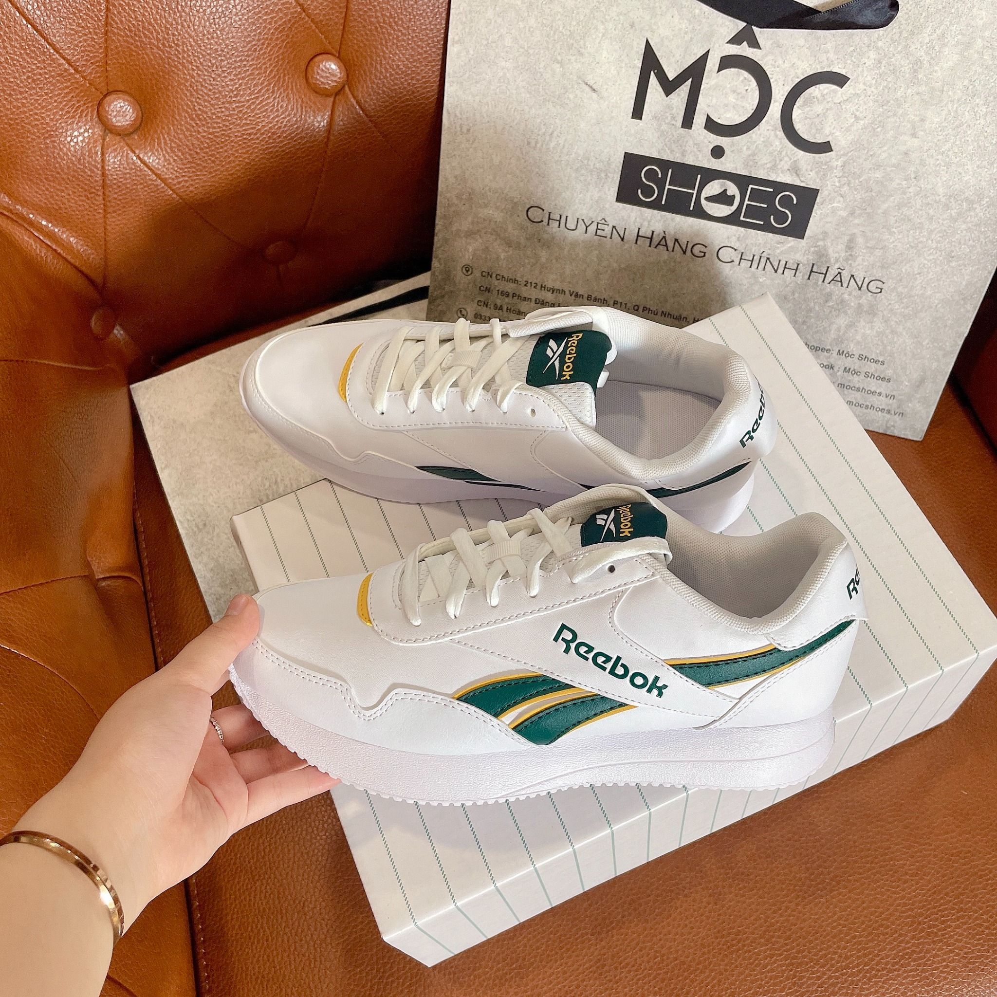 2230 - HÀNG CHÍNH HÃNG - GIÀY REEBOK V2 - (6206) Trắng Logo xanh Lá *Viền Vàng*