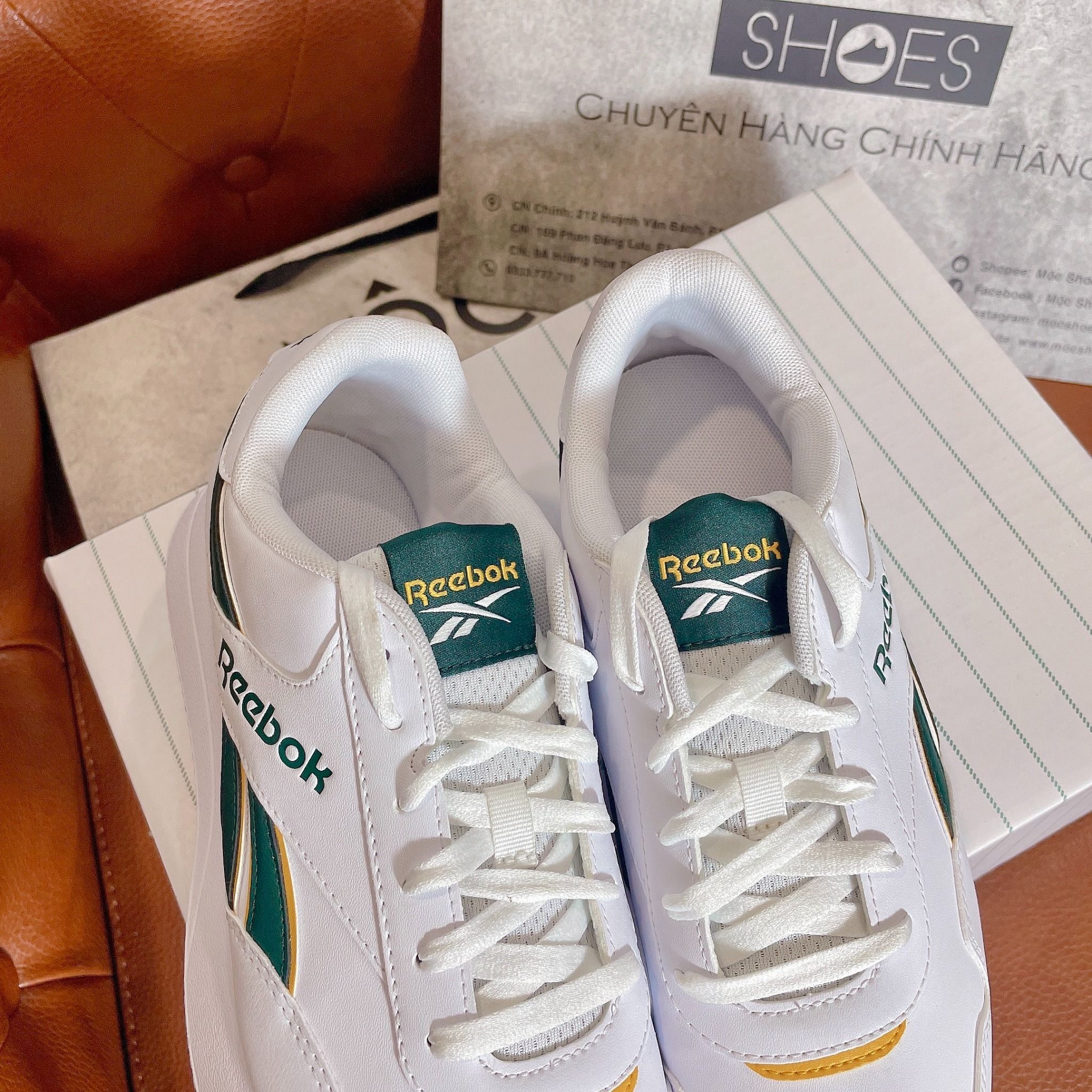 2230 - HÀNG CHÍNH HÃNG - GIÀY REEBOK V2 - (6206) Trắng Logo xanh Lá *Viền Vàng*