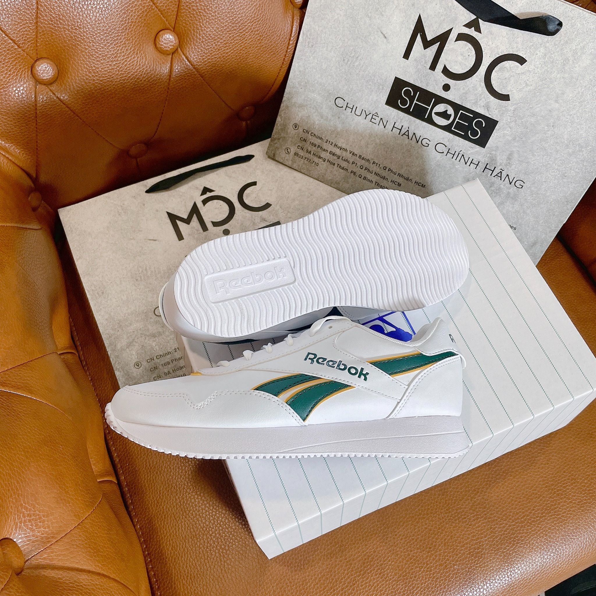 2230 - HÀNG CHÍNH HÃNG - GIÀY REEBOK V2 - (6206) Trắng Logo xanh Lá *Viền Vàng*