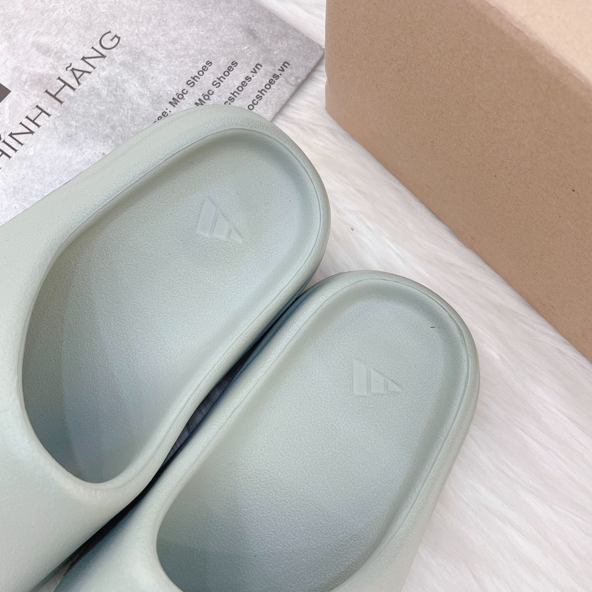 2210 - HÀNG CHÍNH HÃNG - DÉP YEEZY SLIDE SALT - CODE: ID5480