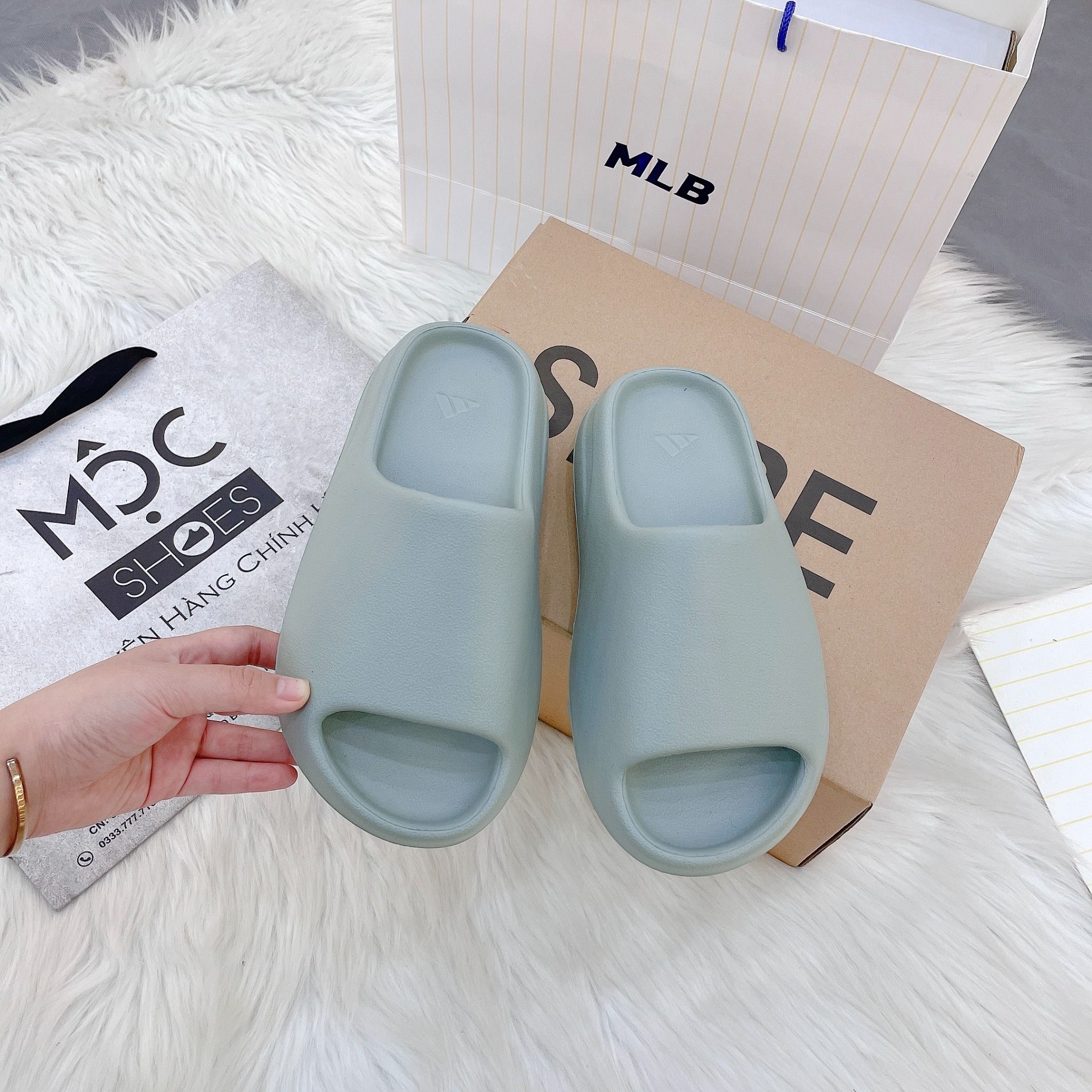  2210 - HÀNG CHÍNH HÃNG - DÉP YEEZY SLIDE SALT - CODE: ID5480 