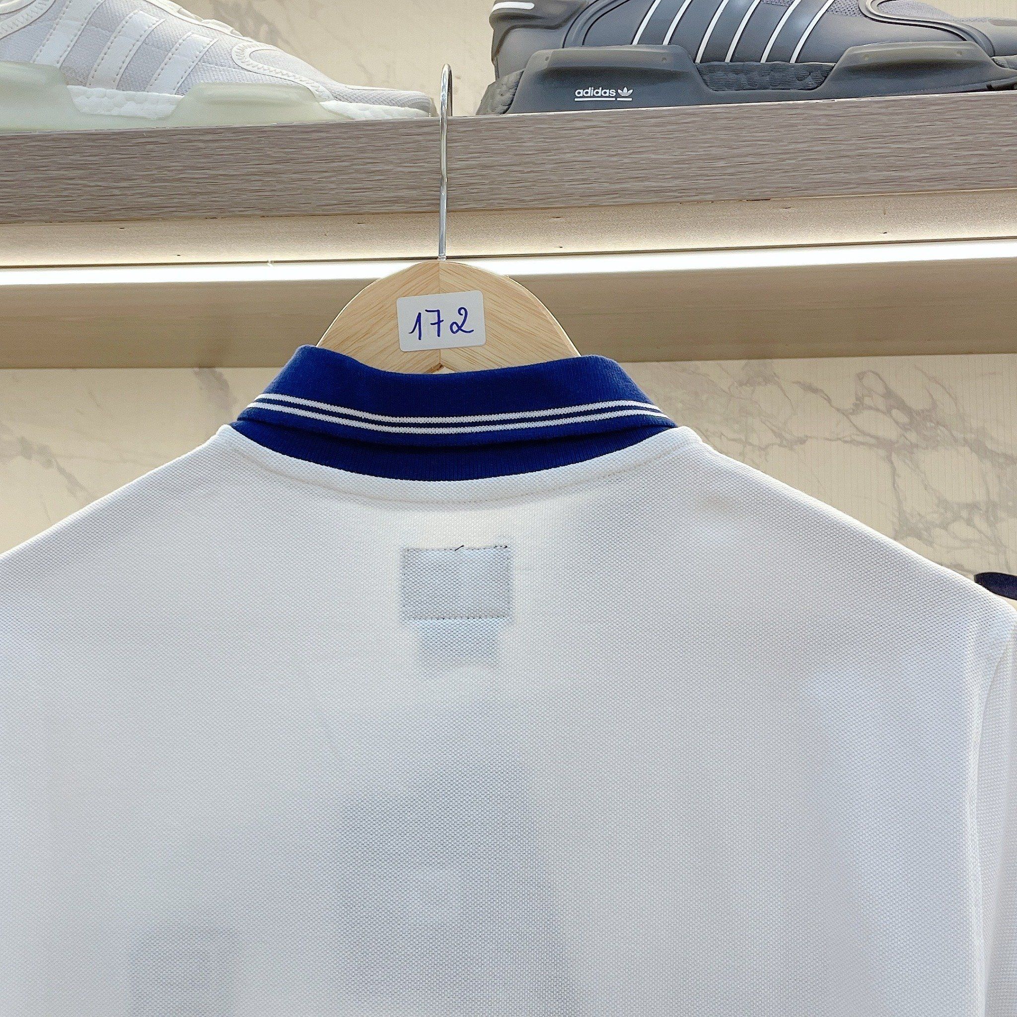 2244 - HÀNG CHÍNH HÃNG - ÁO THUN POLO NEW ERA - LOGO B THÊU XANH - TRẮNG