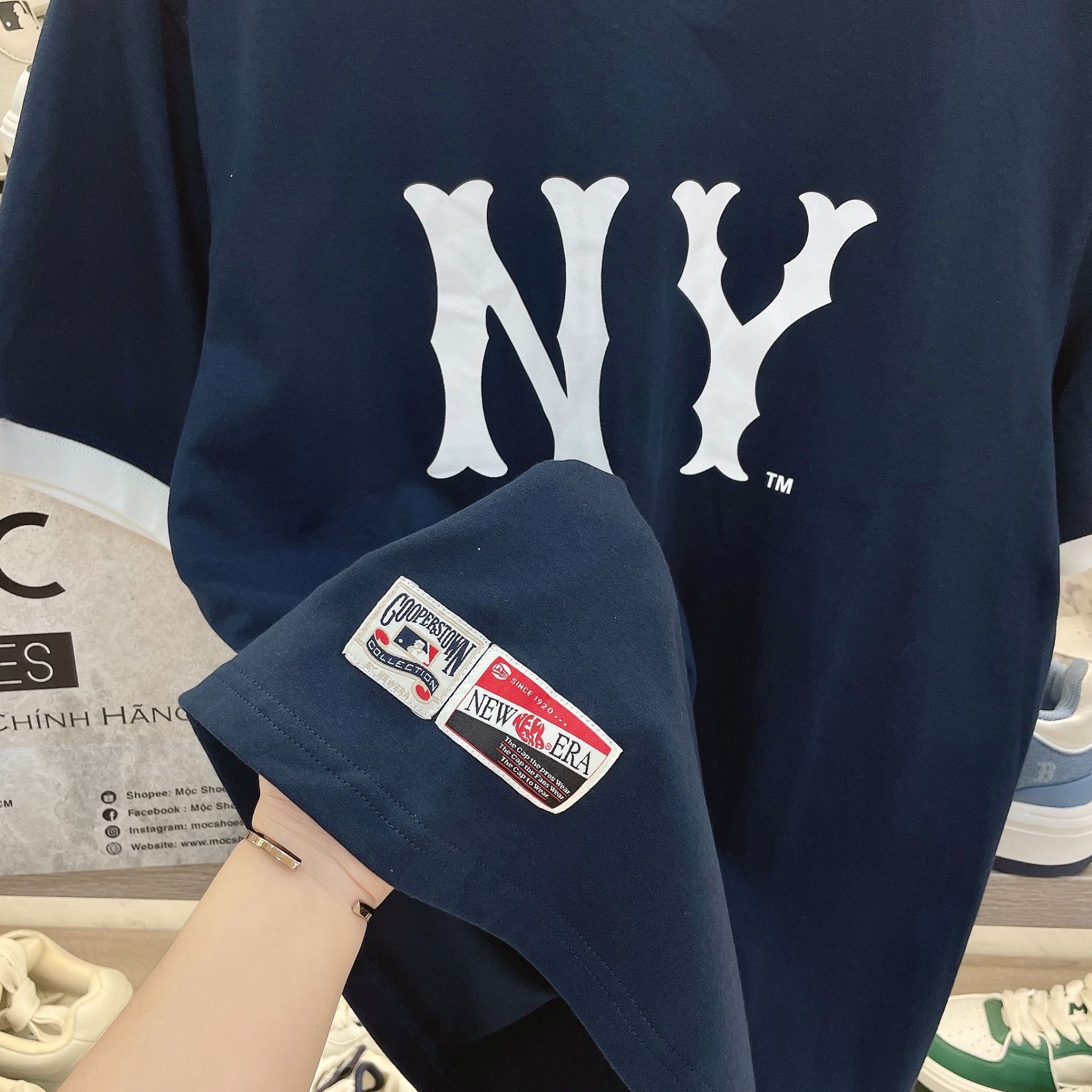 2263 - HÀNG CHÍNH HÃNG - ÁO THUN NEW ERA - NY VIỀN CỔ TRẮNG - NAVY - CODE : 11929725