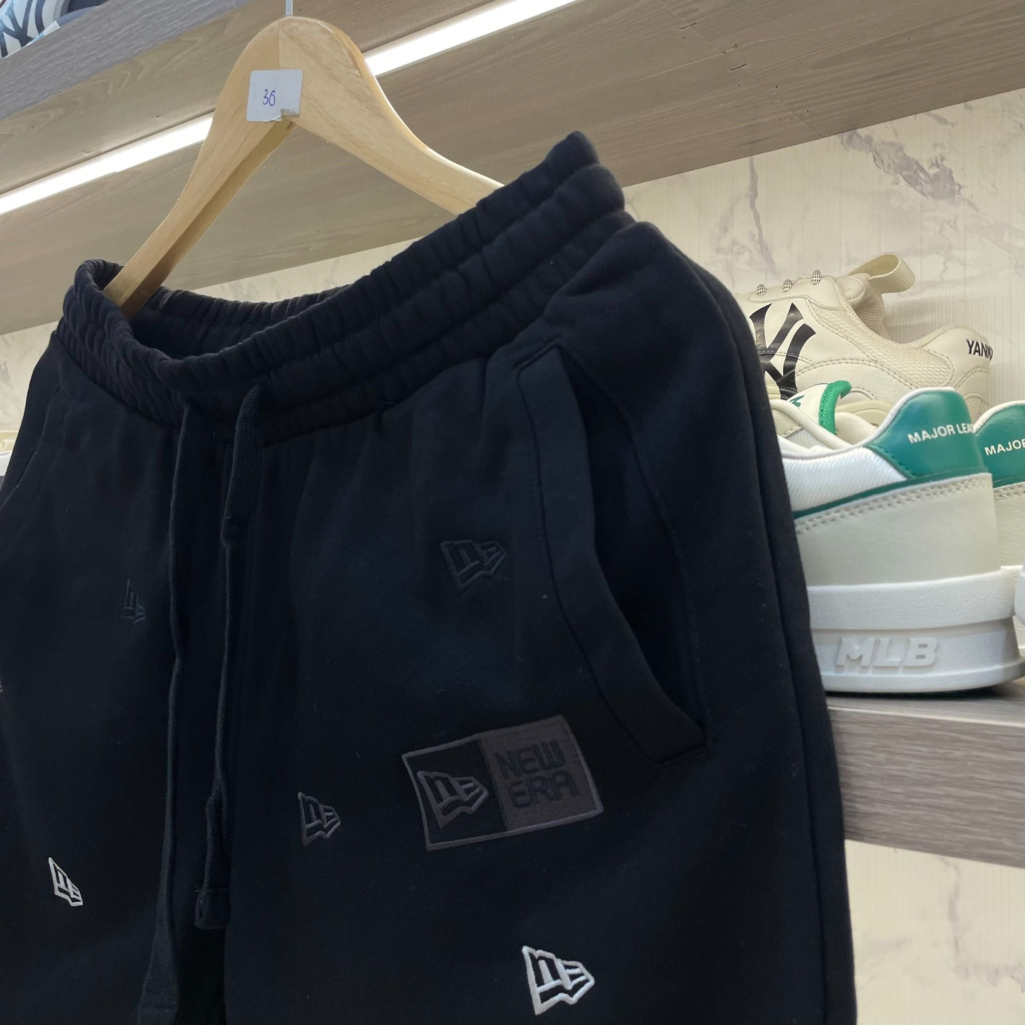 2266 - HÀNG CHÍNH HÃNG - QUẦN SHORT NEW ERA - ĐEN NHIỀU LOGO NE - CODE: 14187410