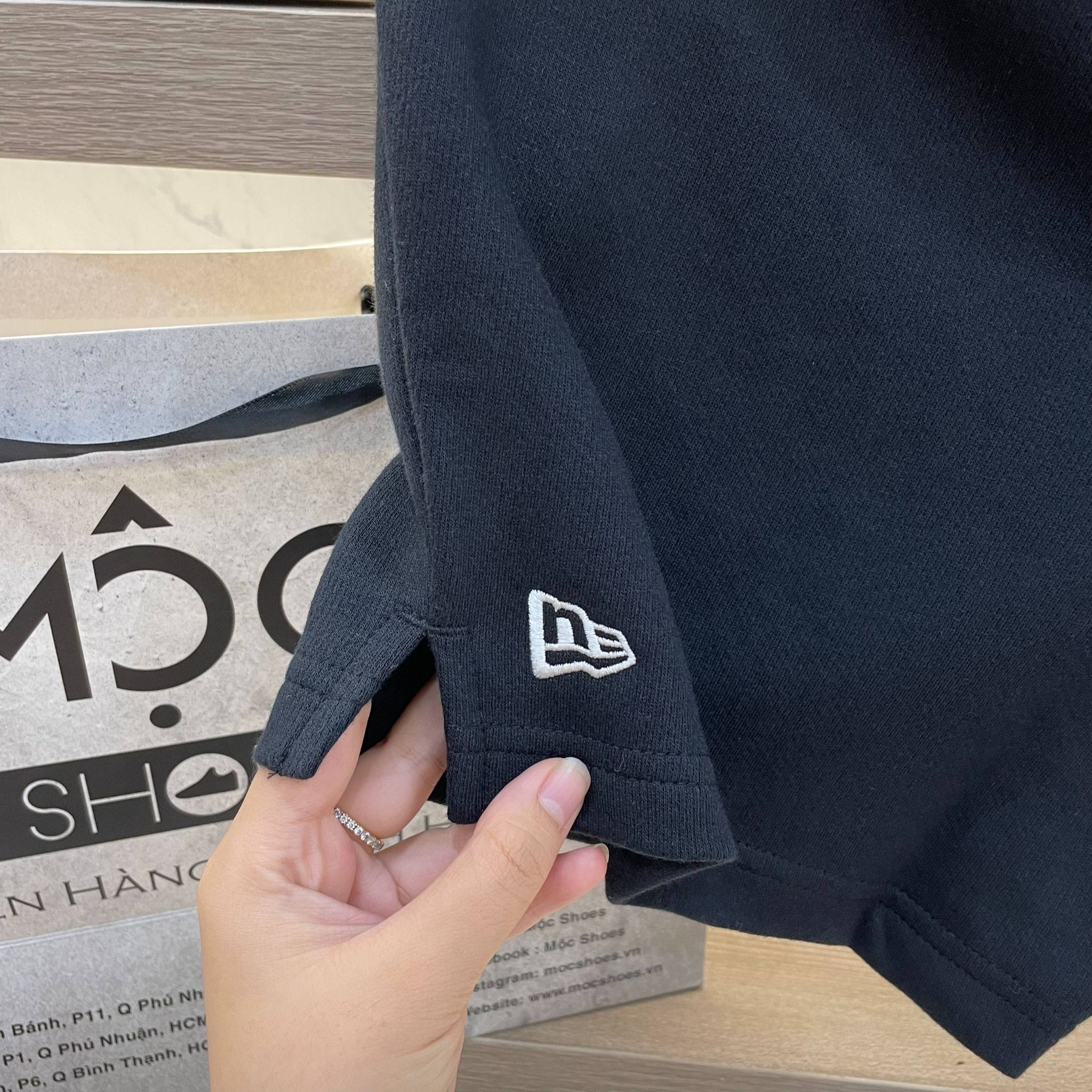 2265 - HÀNG CHÍNH HÃNG - QUẦN SHORT NEW ERA - ĐEN LOGO B THÊU - CODE 135746437