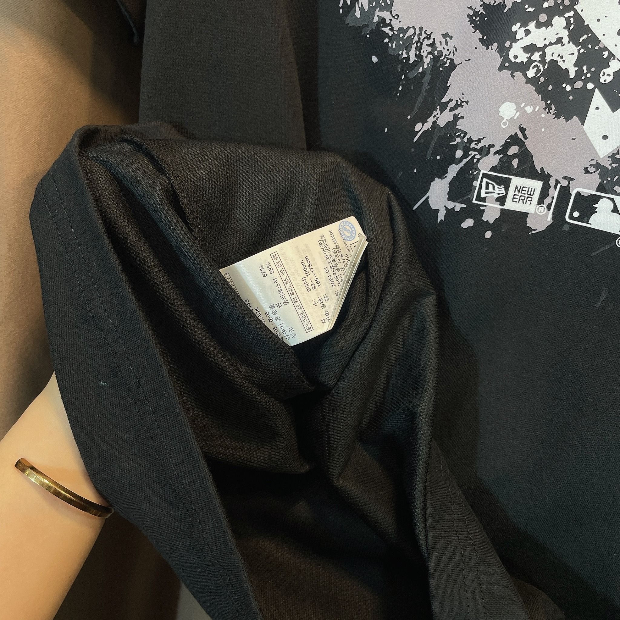 2281 - HÀNG CHÍNH HÃNG - ÁO THUN NEW ERA - CHICAGO VẨY SƠN - ĐEN - CODE: 14179145