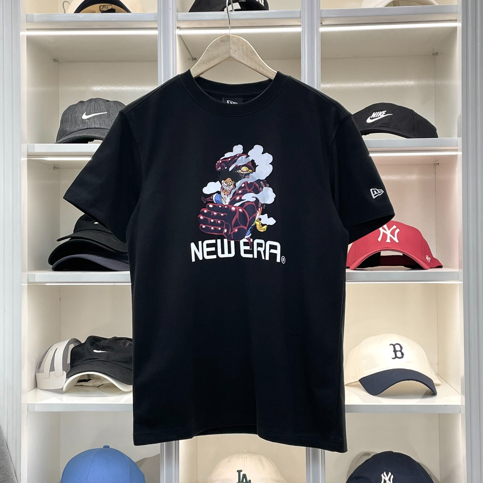 2292 - HÀNG CHÍNH HÃNG - ÁO THUN NEW ERA - Gear 4 Monkey D Luffy- ĐEN - CODE:04024369
